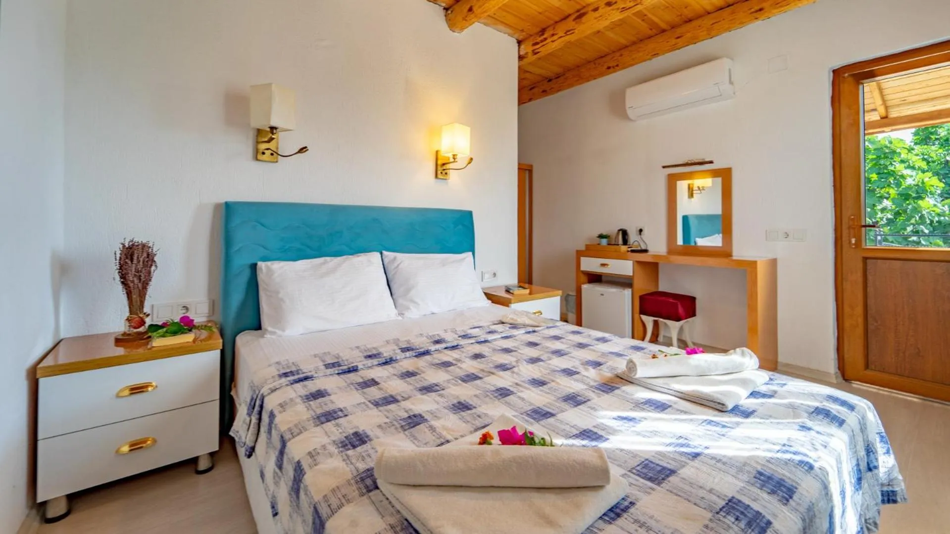 Photo of the whole room, Bed in St. Nicholas Pension