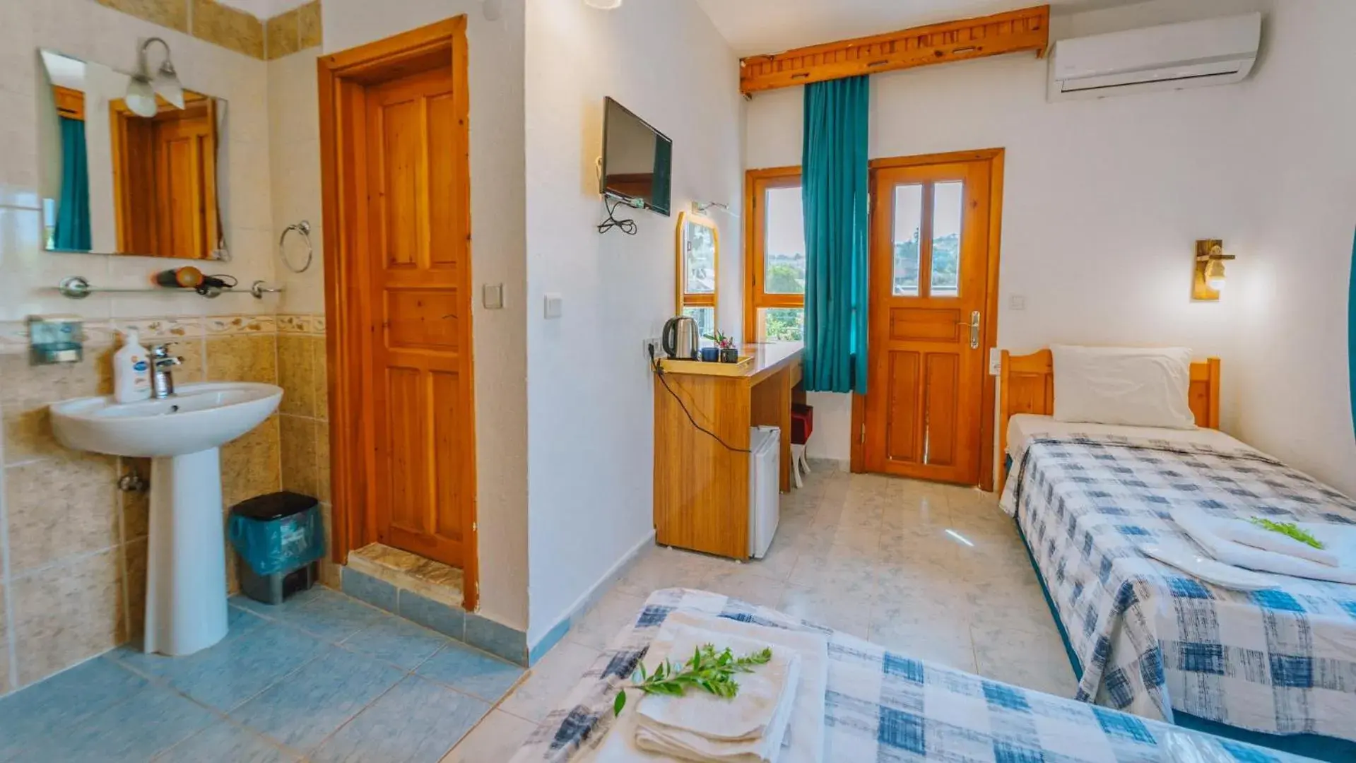 Standard Triple Room in St. Nicholas Pension Standard Triple Room in St. Nicholas Pension