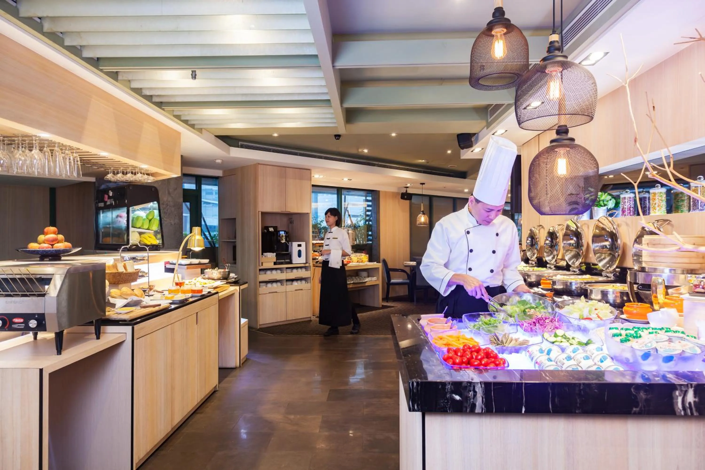 Restaurant/places to eat in Pacific Business Hotel