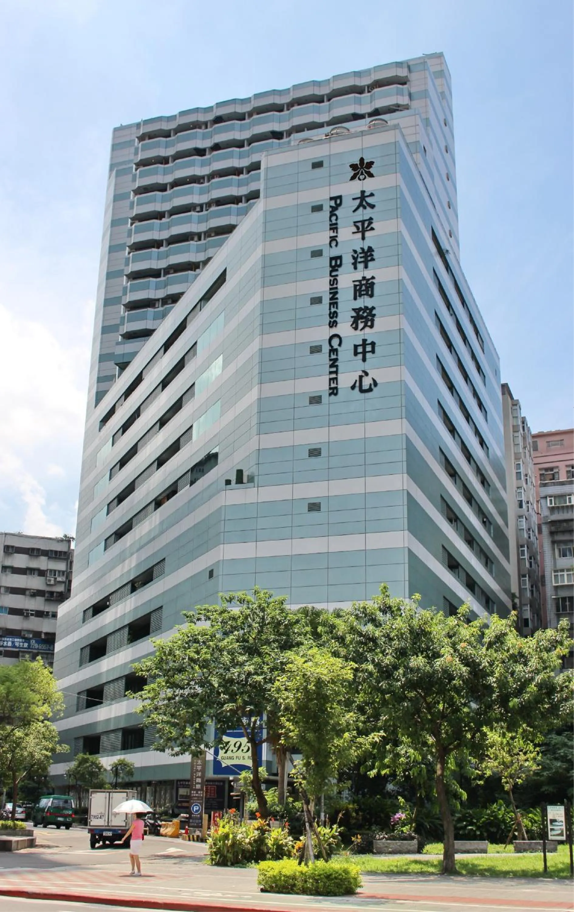 Property building in Pacific Business Hotel