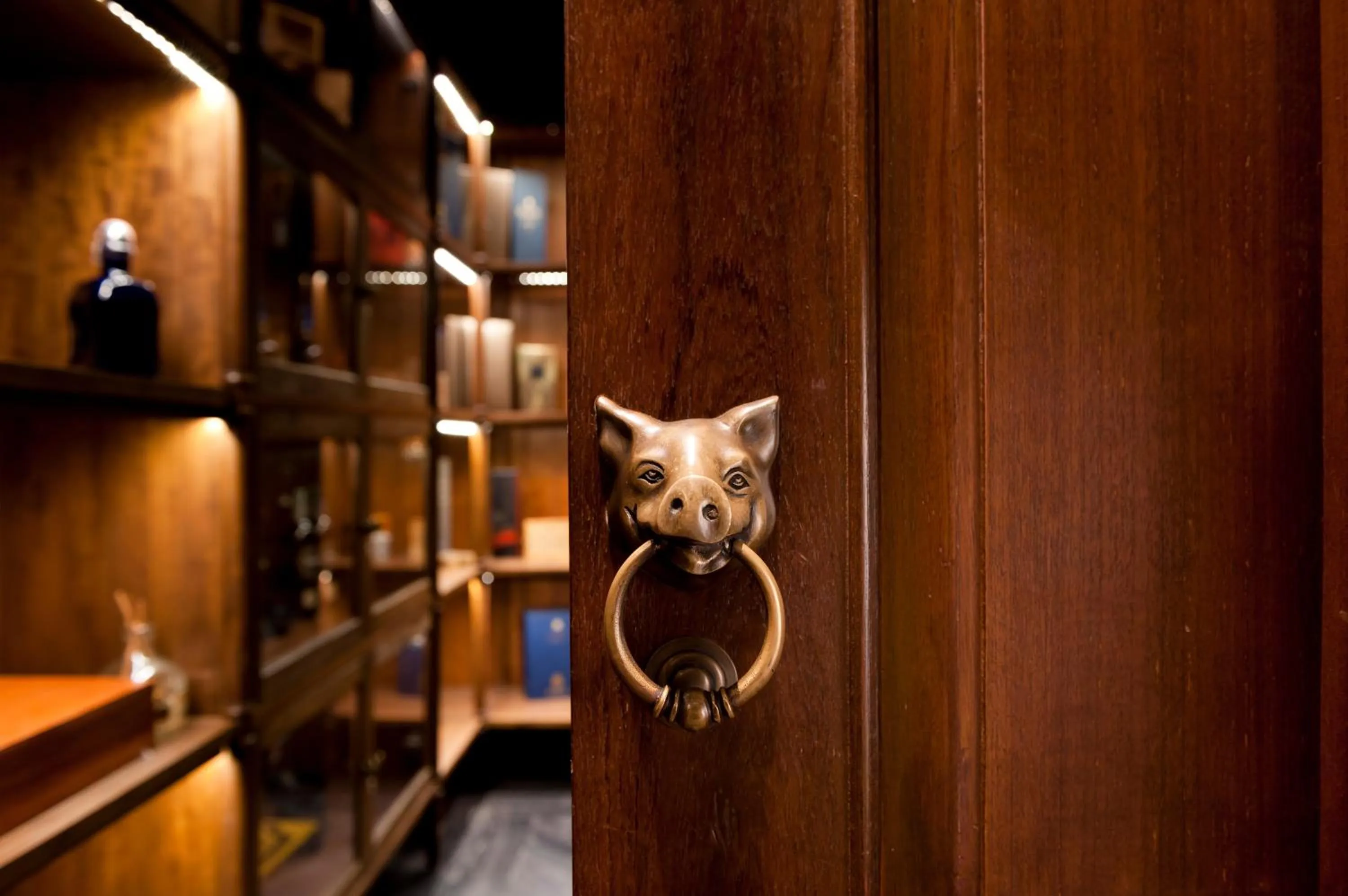 Restaurant/places to eat in Hotel Muse Bangkok, Autograph Collection