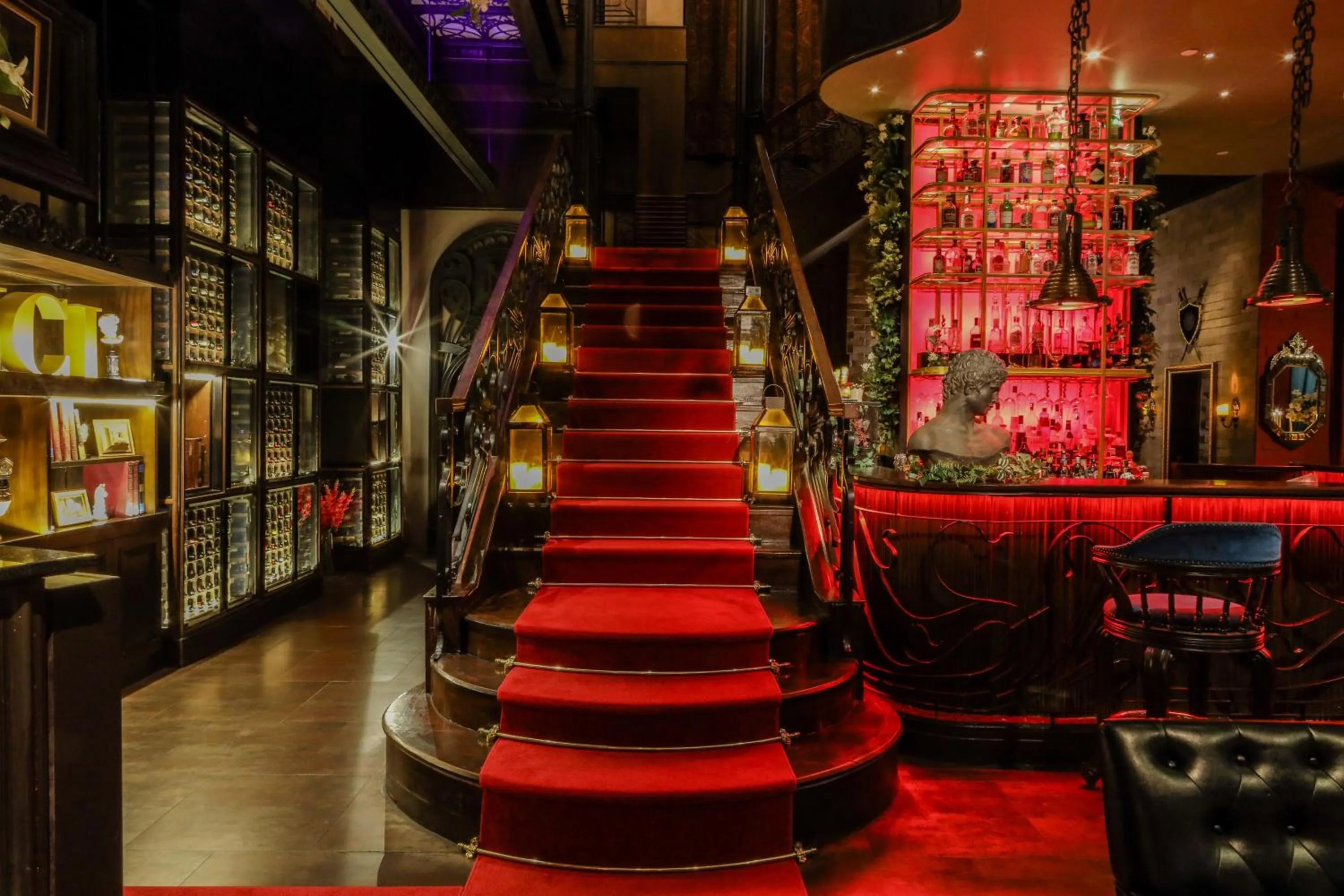 Restaurant/places to eat in Hotel Muse Bangkok, Autograph Collection