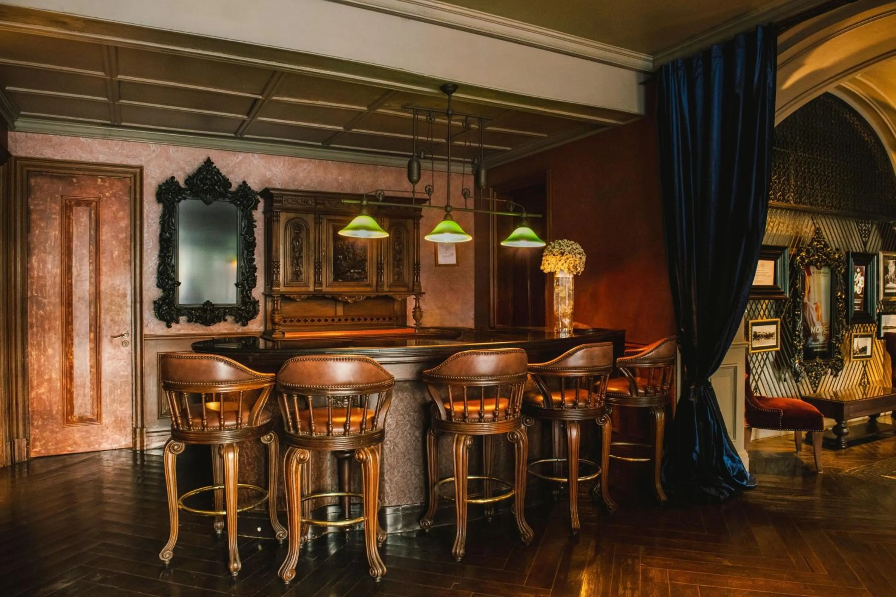 Lounge or bar in Hotel Muse Bangkok, Autograph Collection