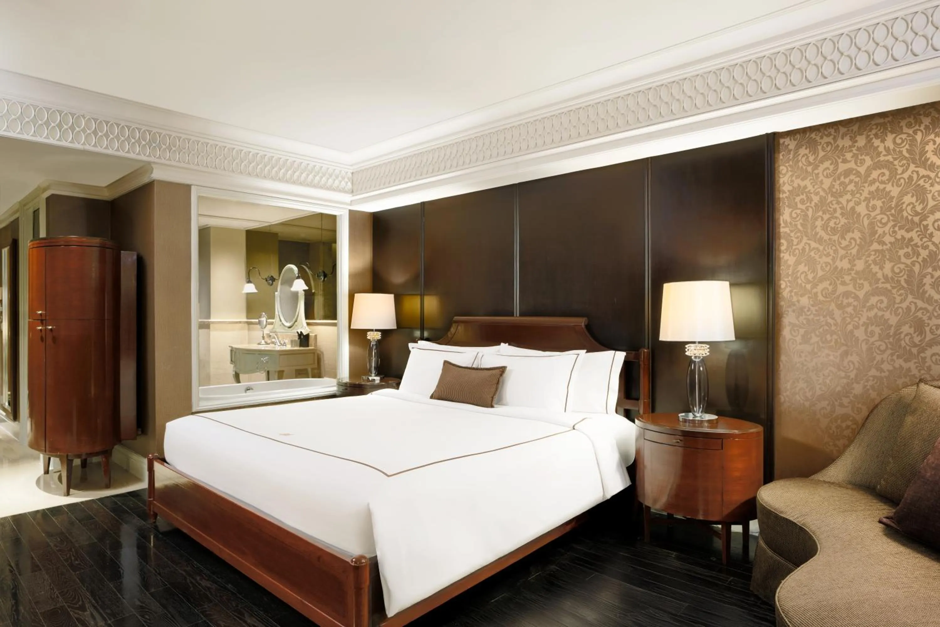 Bed in Hotel Muse Bangkok, Autograph Collection