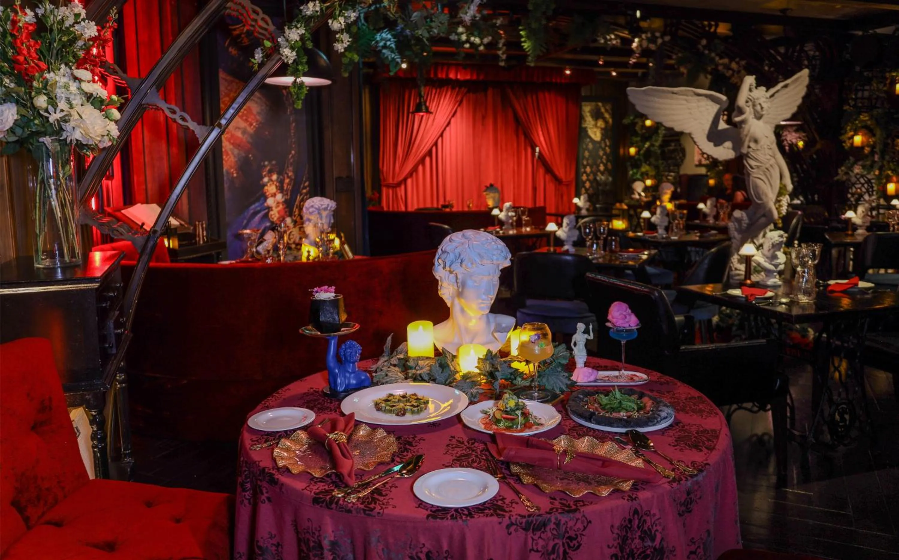 Food and drinks in Hotel Muse Bangkok, Autograph Collection