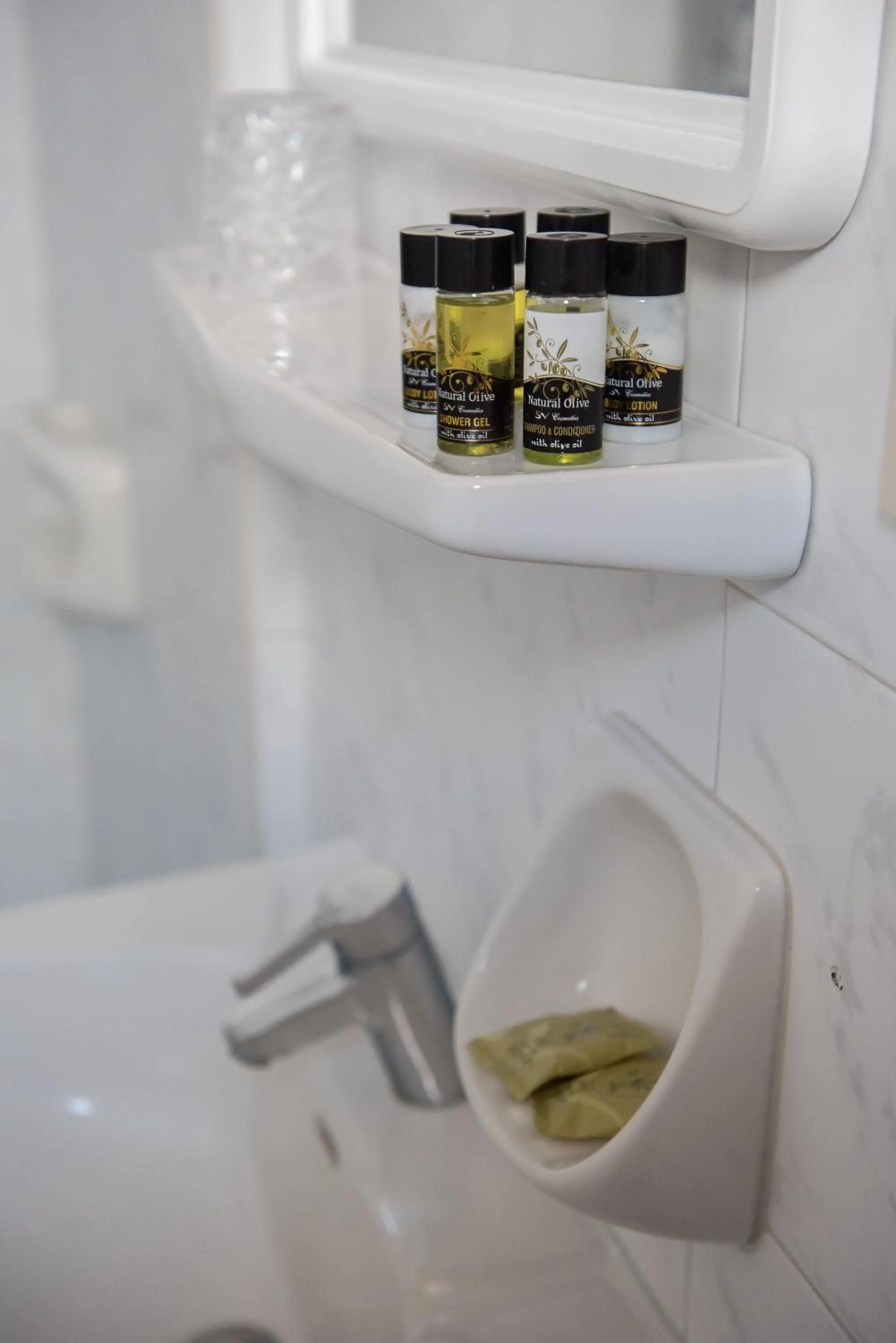 Bathroom in Glaros Hotel