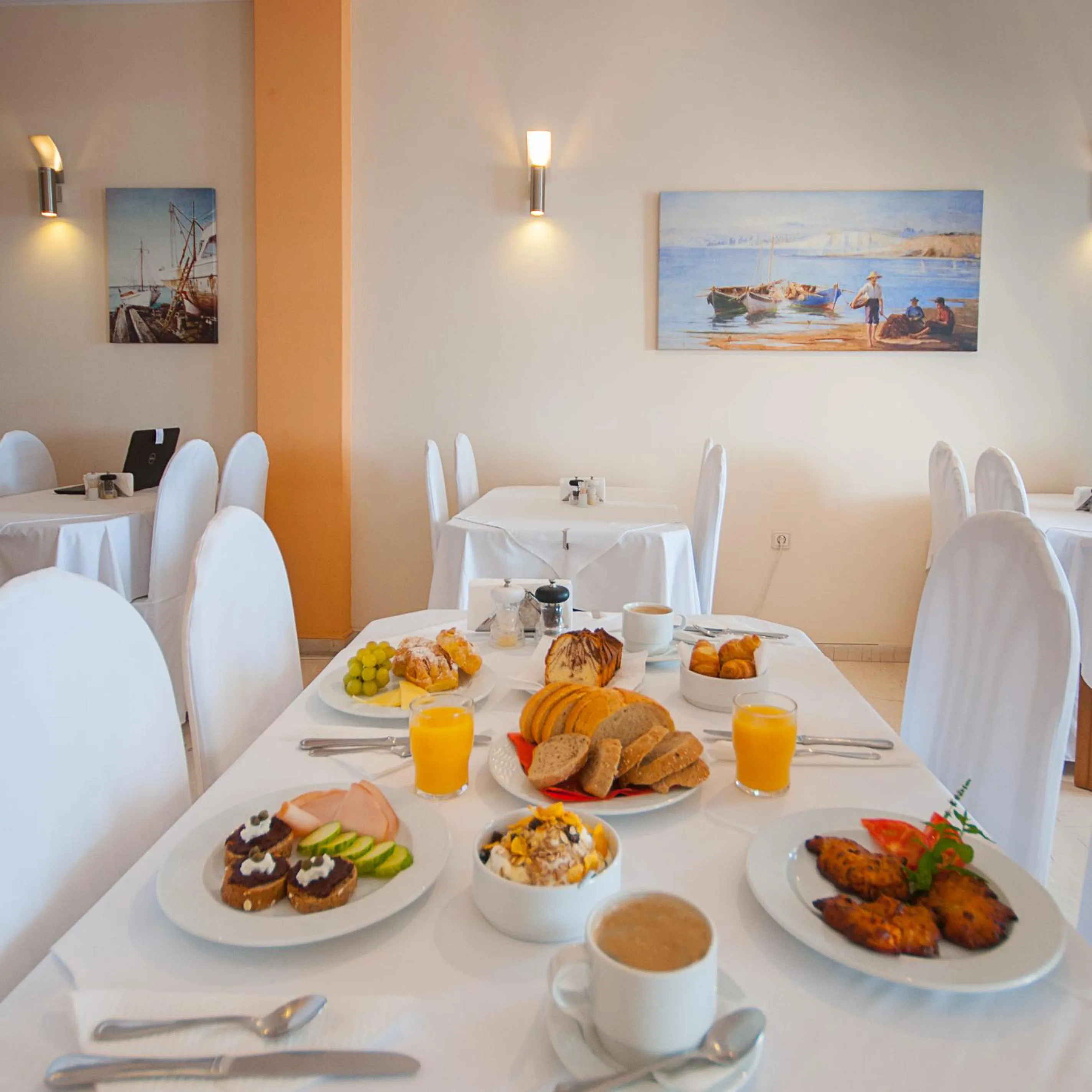 Food in Glaros Hotel