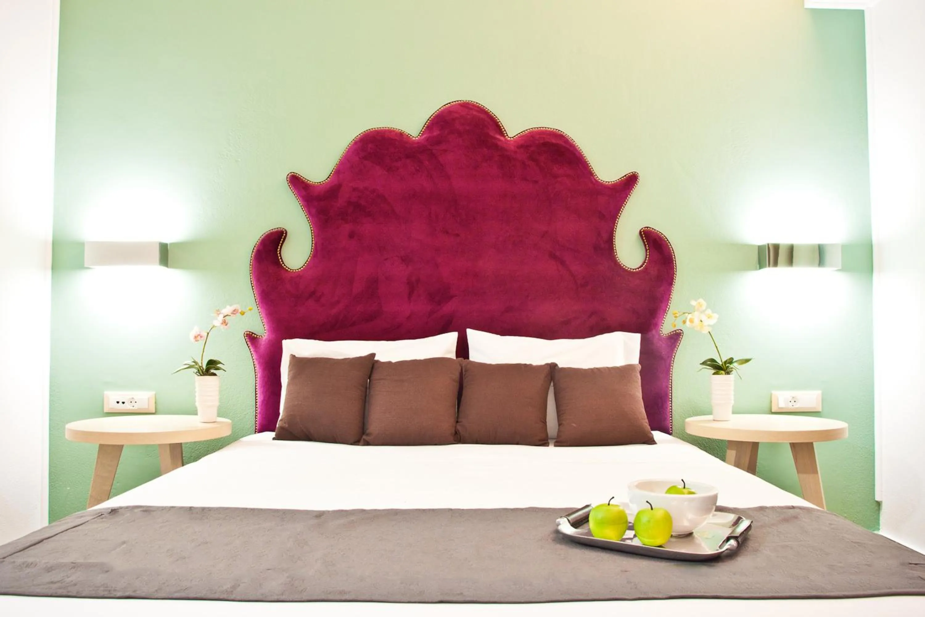 Bedroom, Bed in Malibu Boutique Studios & Bungalows