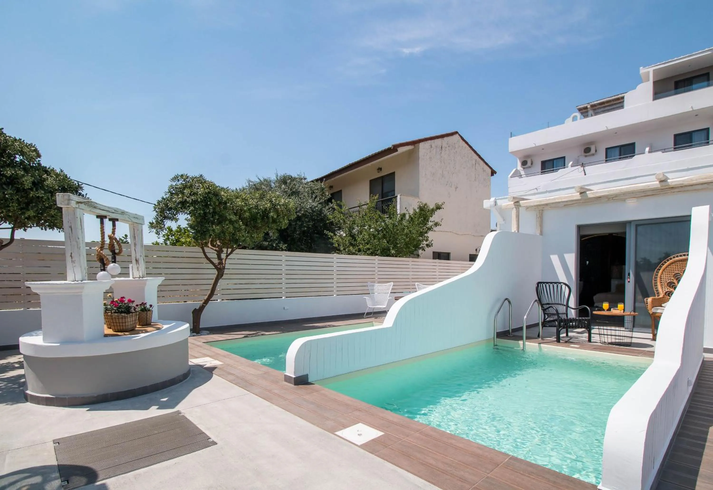 Swimming pool in Malibu Boutique Studios & Bungalows