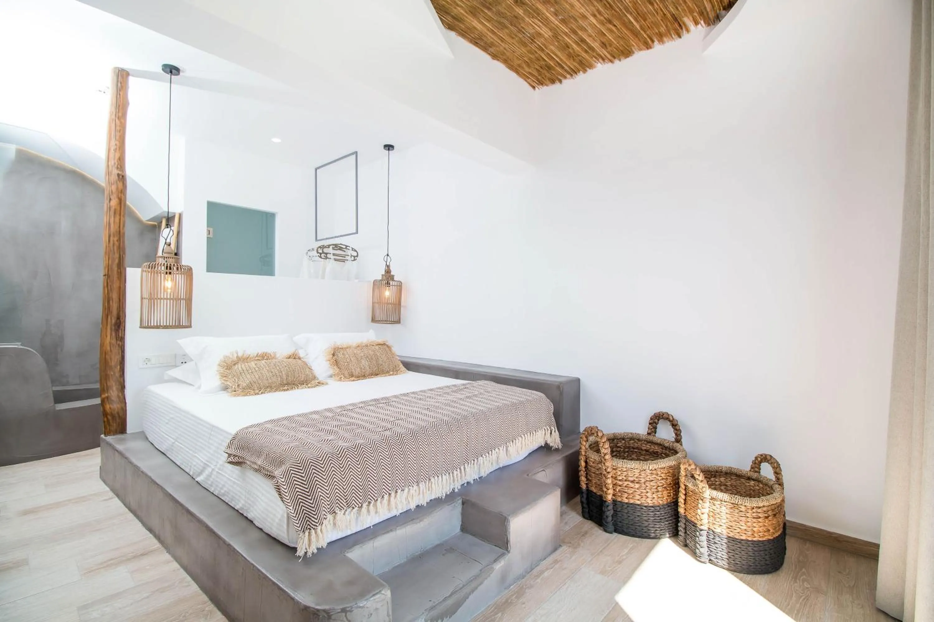 Bedroom, Bed in Malibu Boutique Studios & Bungalows