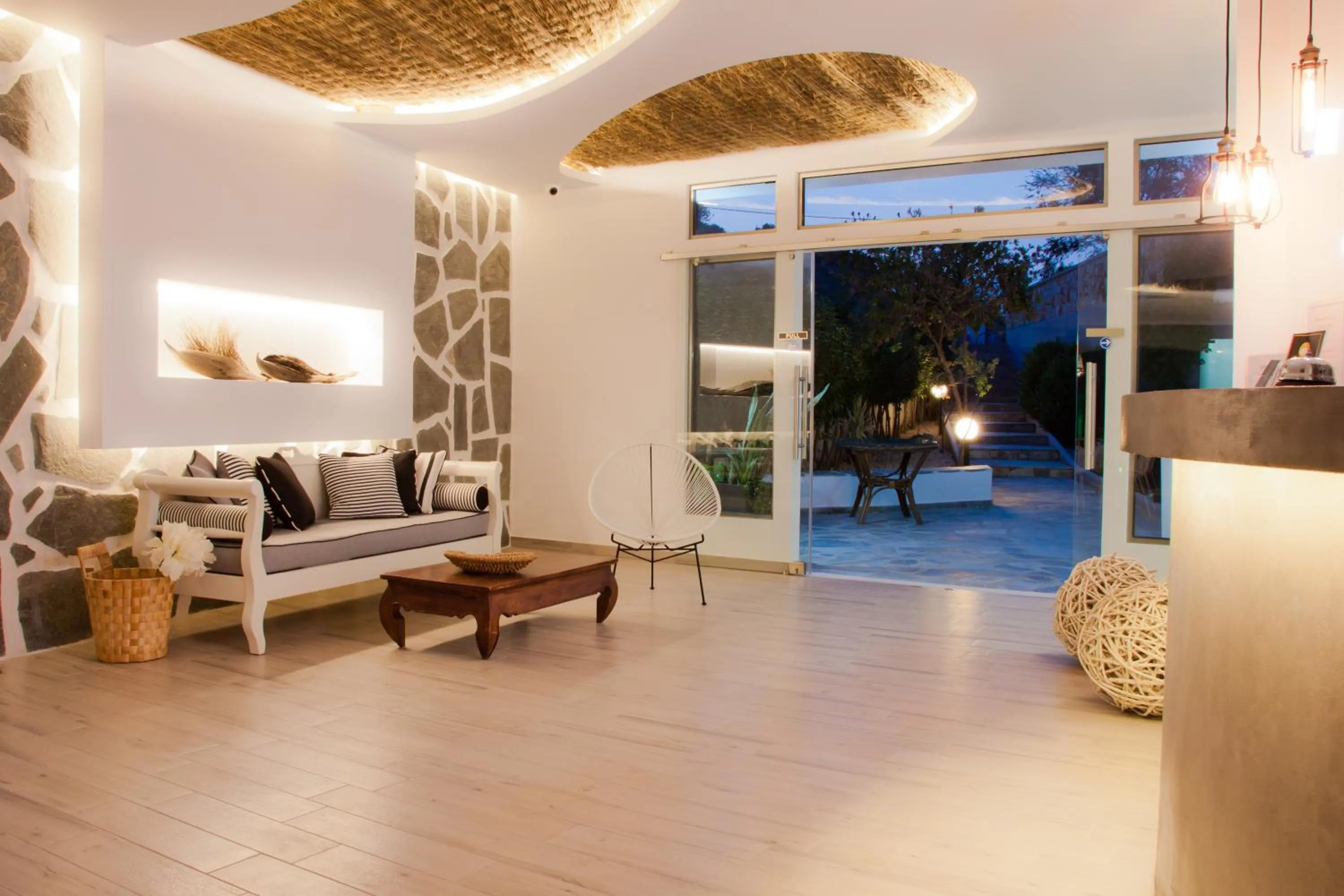 Living room in Malibu Boutique Studios & Bungalows