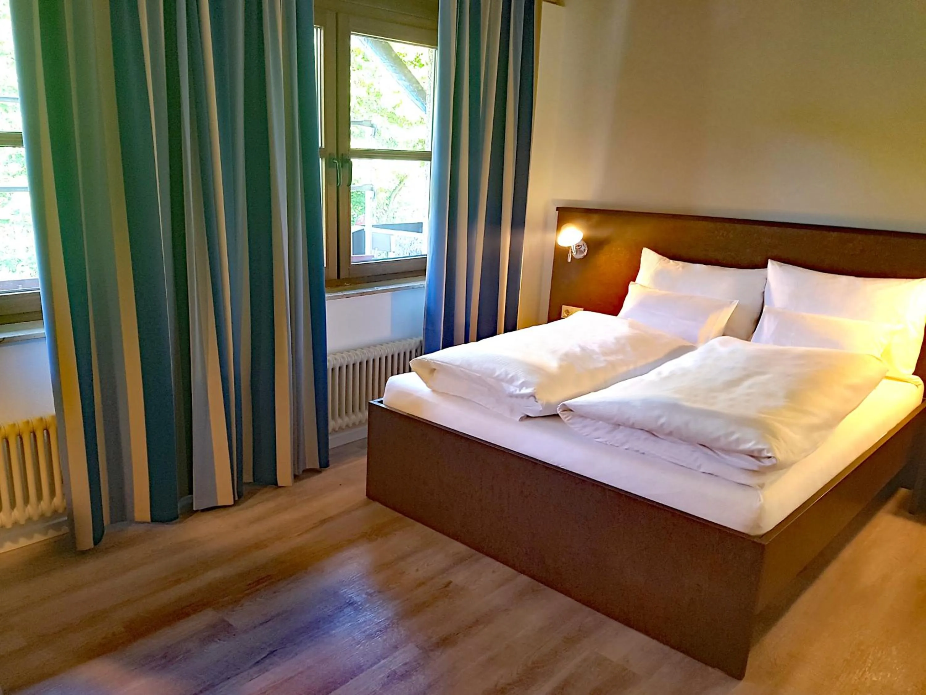 Photo of the whole room, Bed in Tagungshaus Wernau