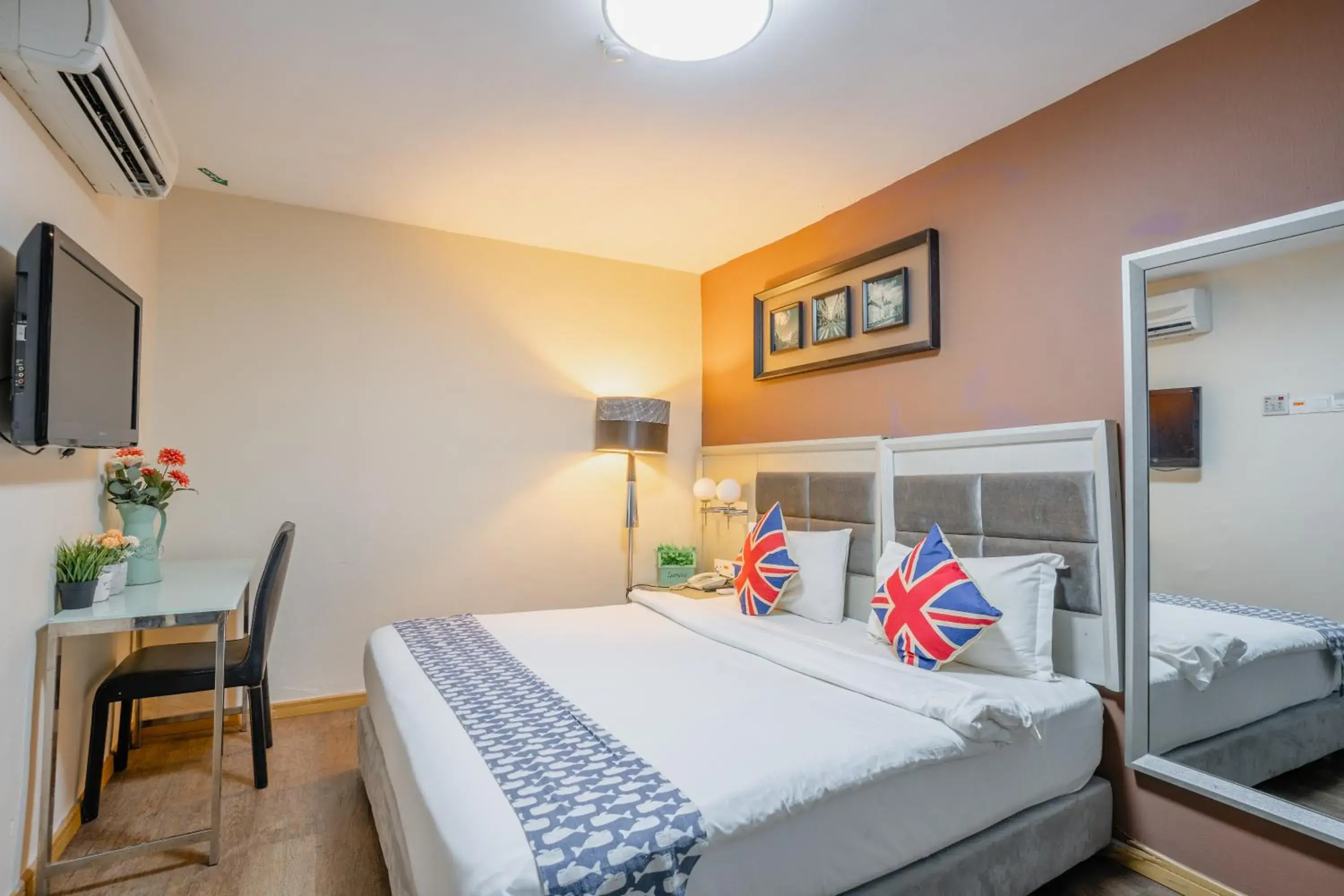 Superior King Room in Euro Rich Hotel Melaka Superior King Room in Euro Rich Hotel Melaka