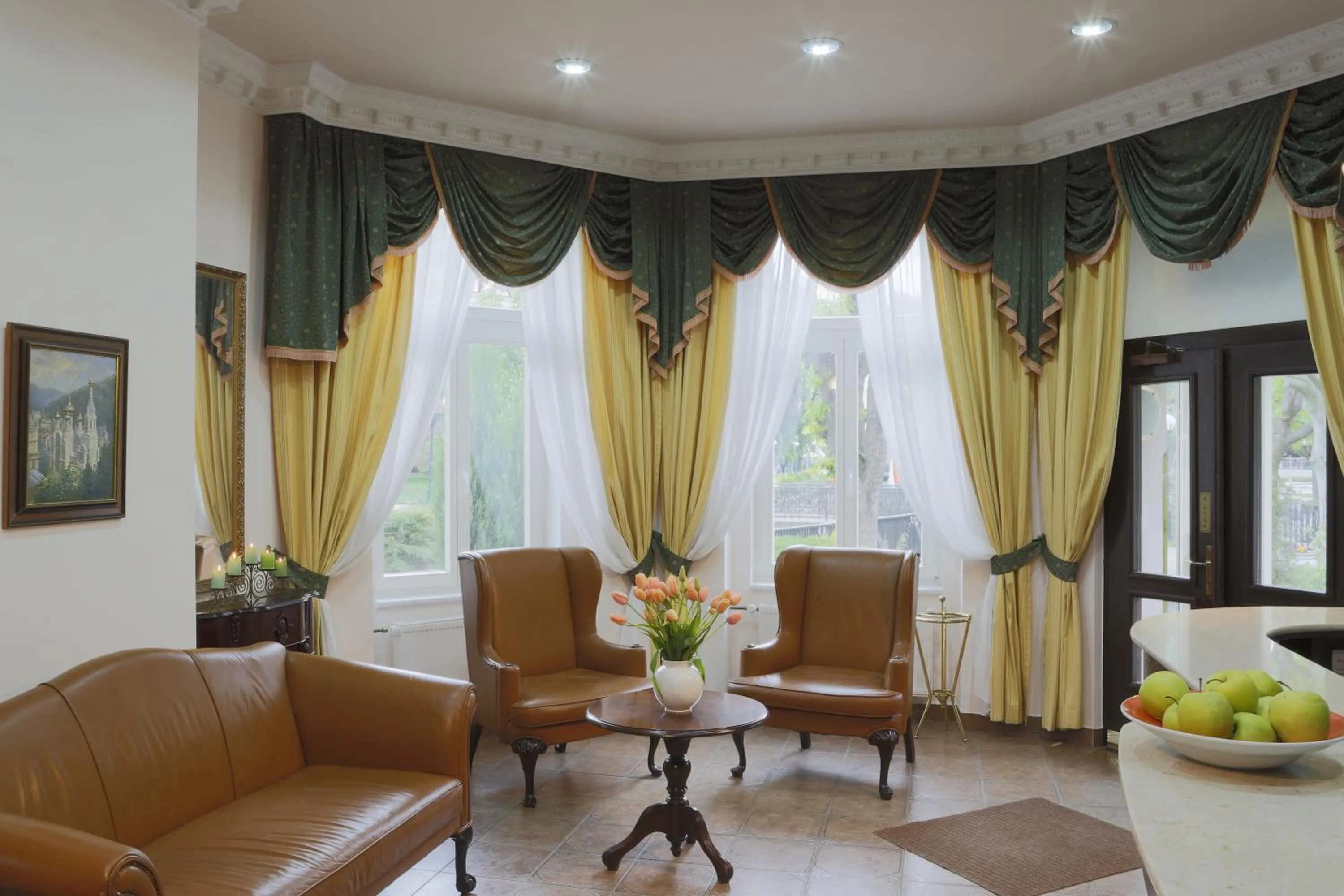 Communal lounge/ TV room in Hotel Pavlov