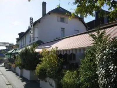 Logis Auberge des Vieux Chenes Logis Auberge des Vieux Chenes