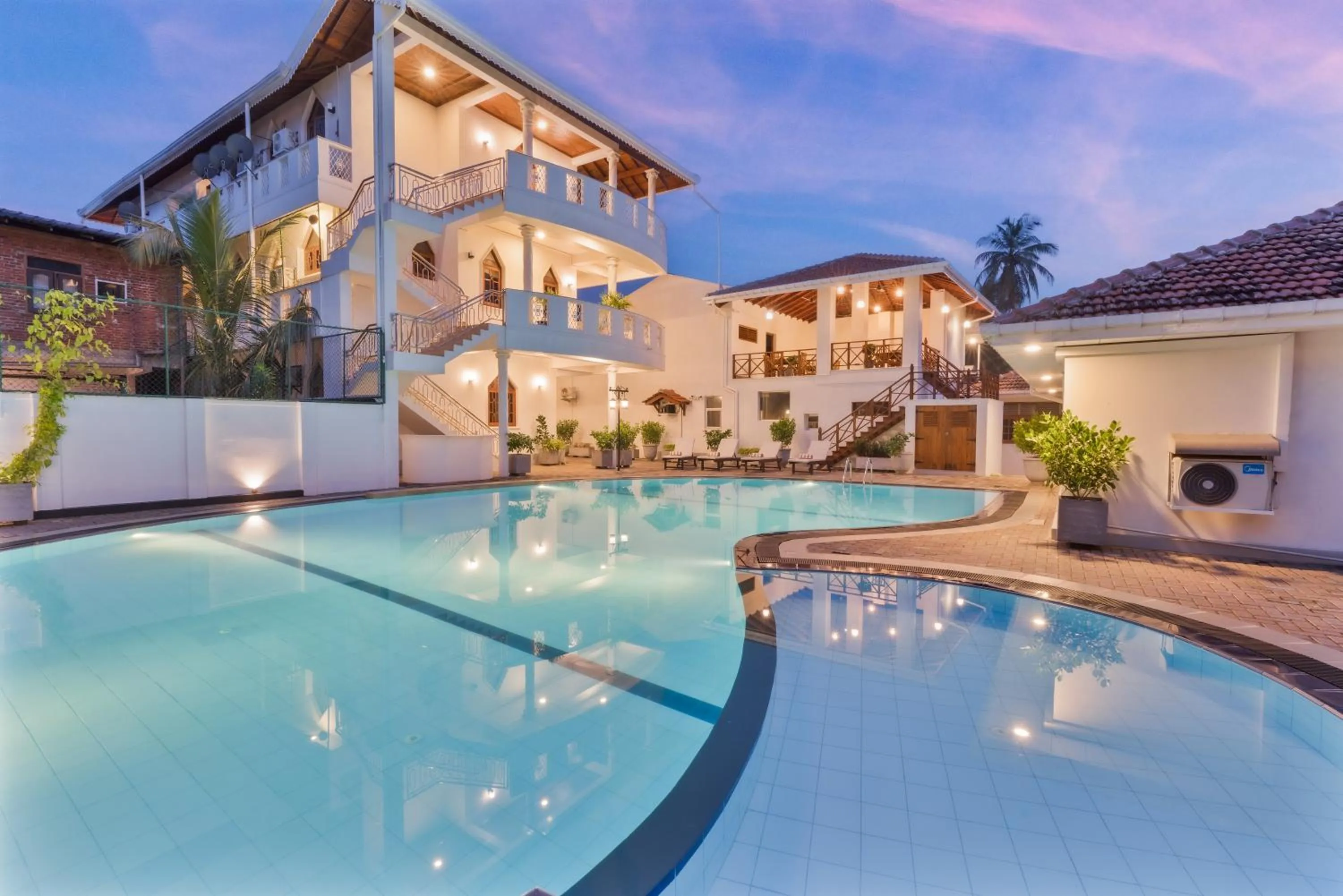 Property building in Paradise Holiday Village