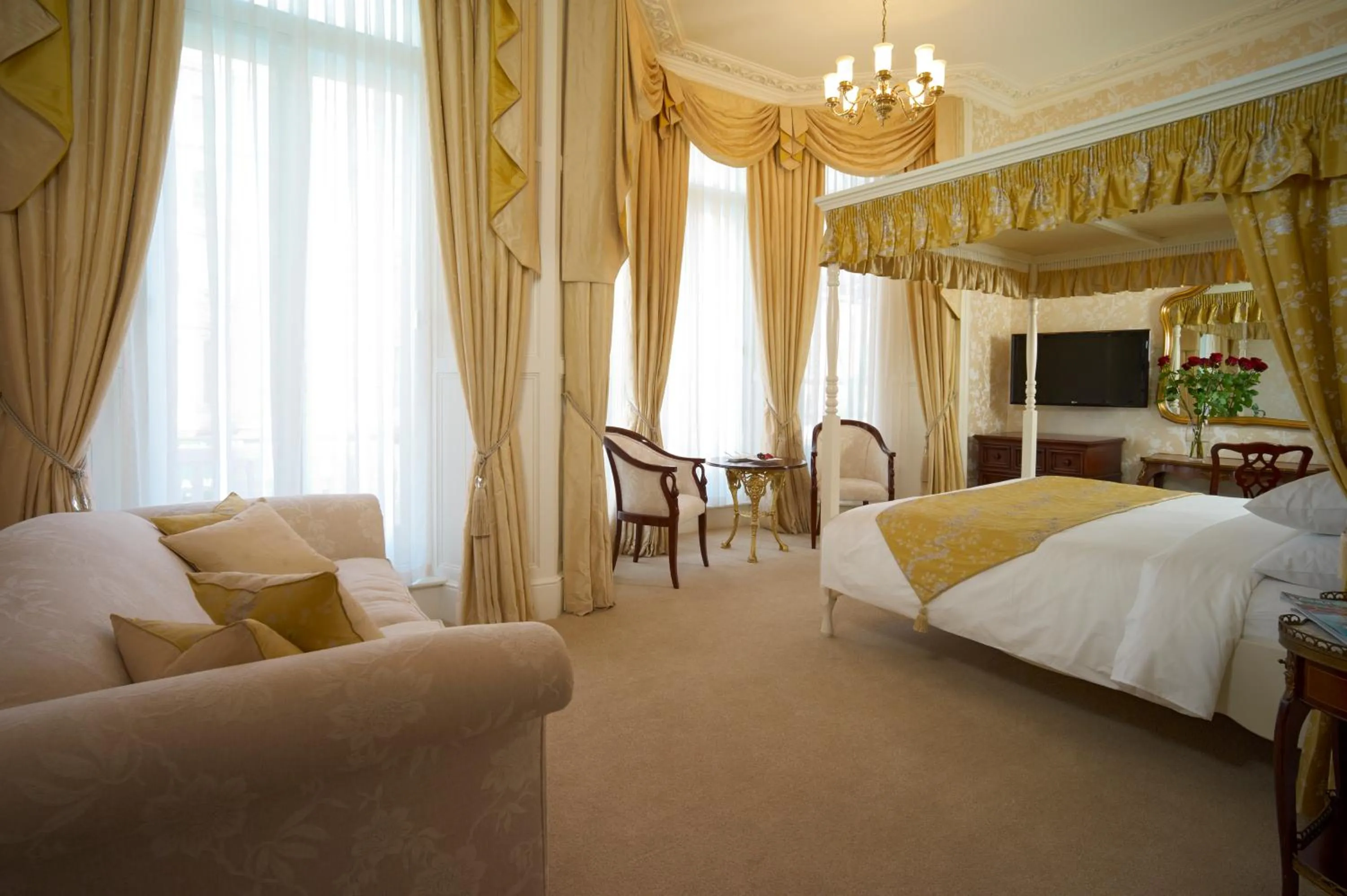 Photo of the whole room in Park International Hotel