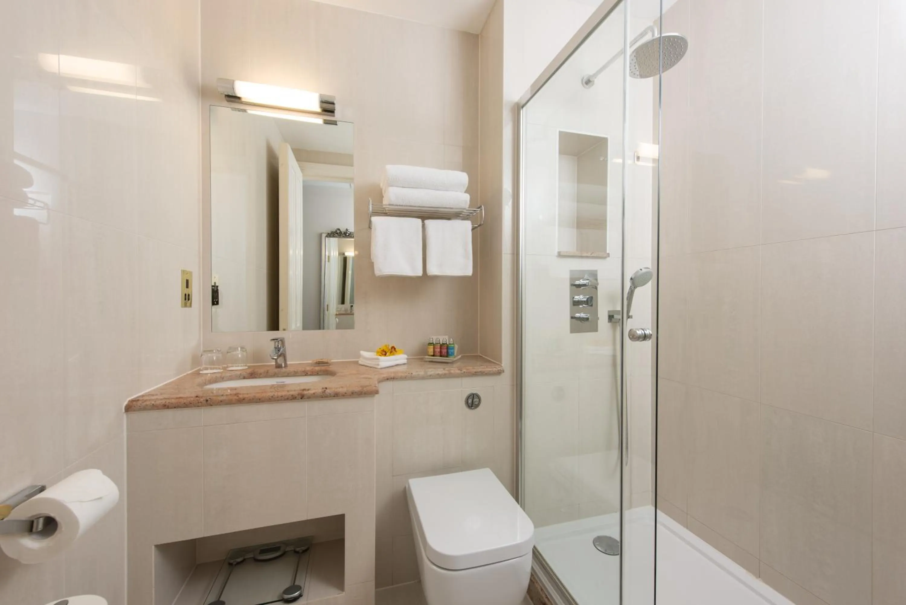 Bathroom in Park International Hotel