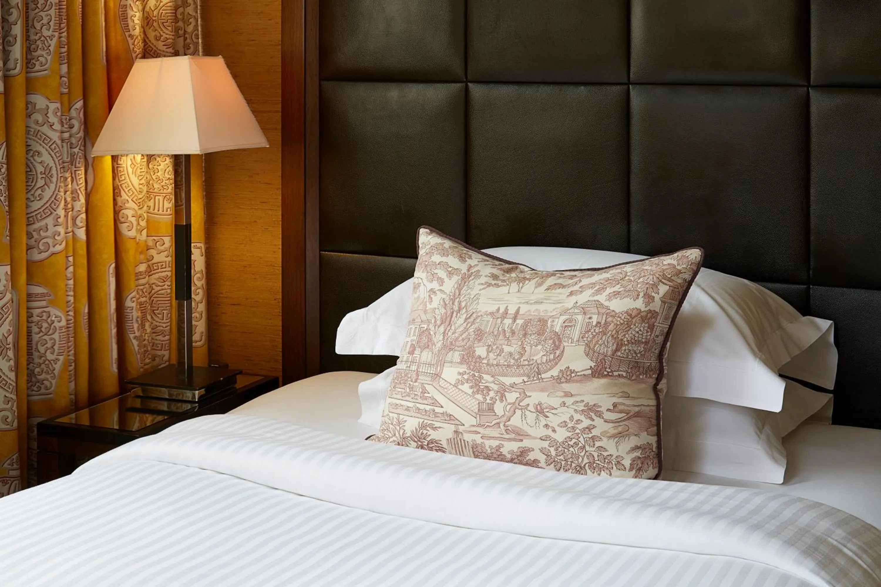 Bed in The Mandeville Hotel