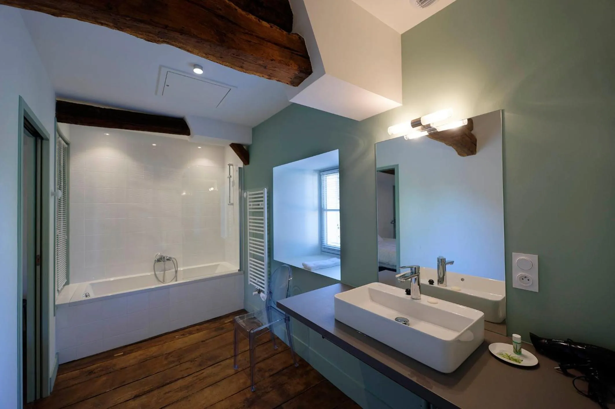 Restaurant/places to eat in Les Demeures de Valette