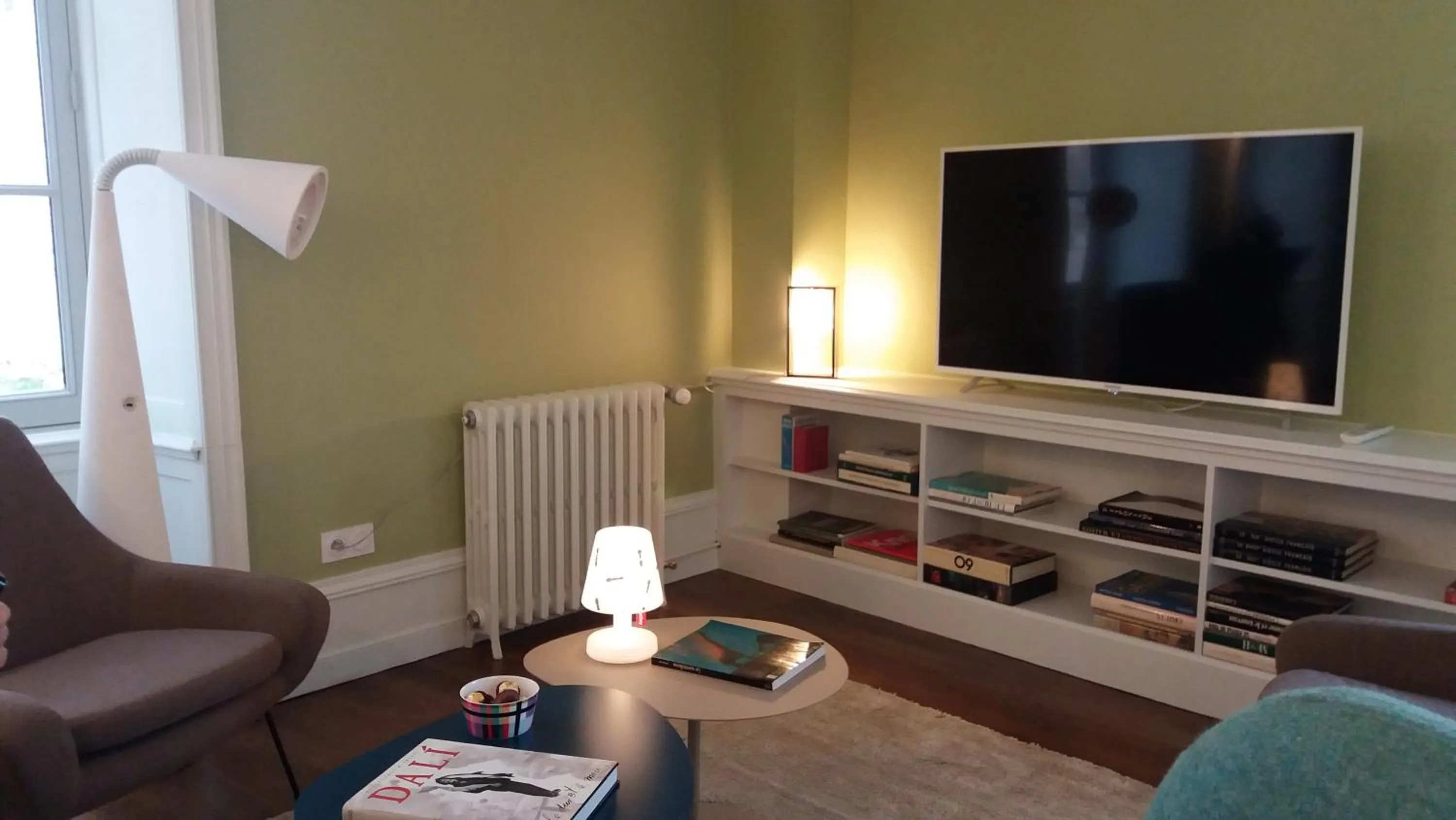 Communal lounge/ TV room in Les Demeures de Valette