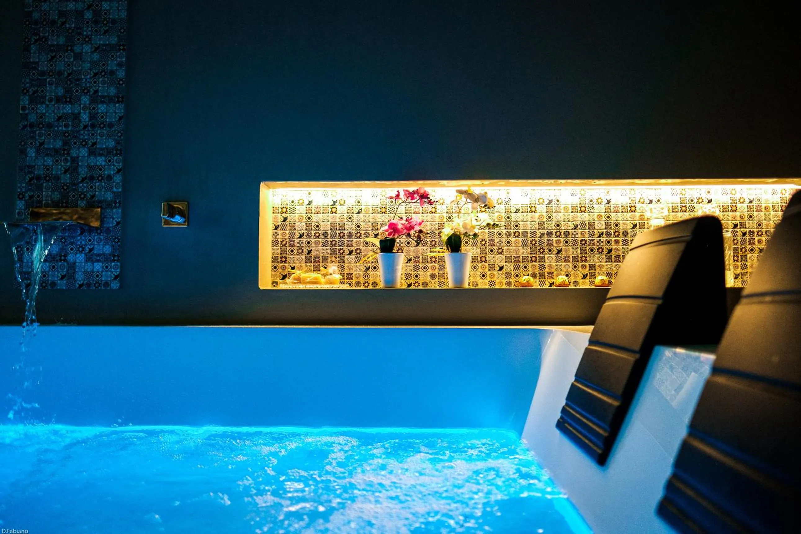 Hot Tub in B&B SEKELES Suites and Spa