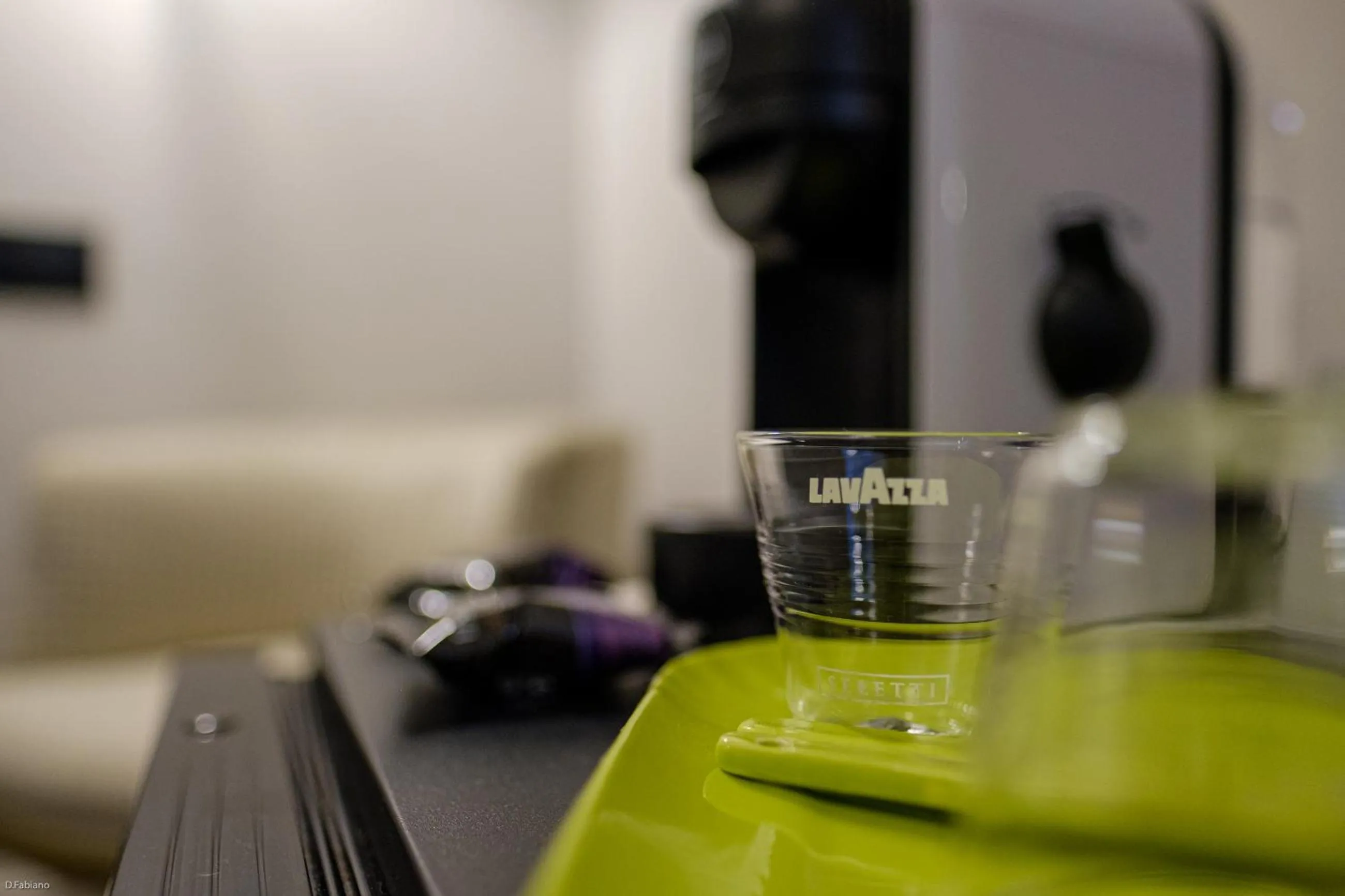 Coffee/tea facilities in B&B SEKELES Suites and Spa