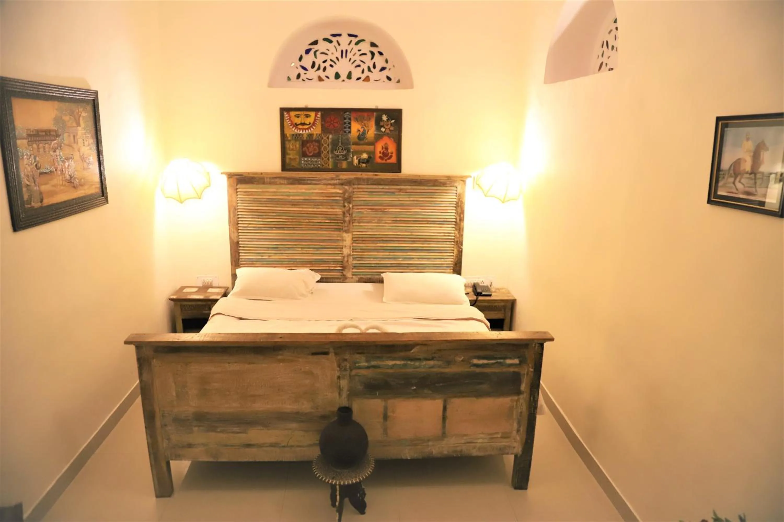 Bed in The Kothi Heritage