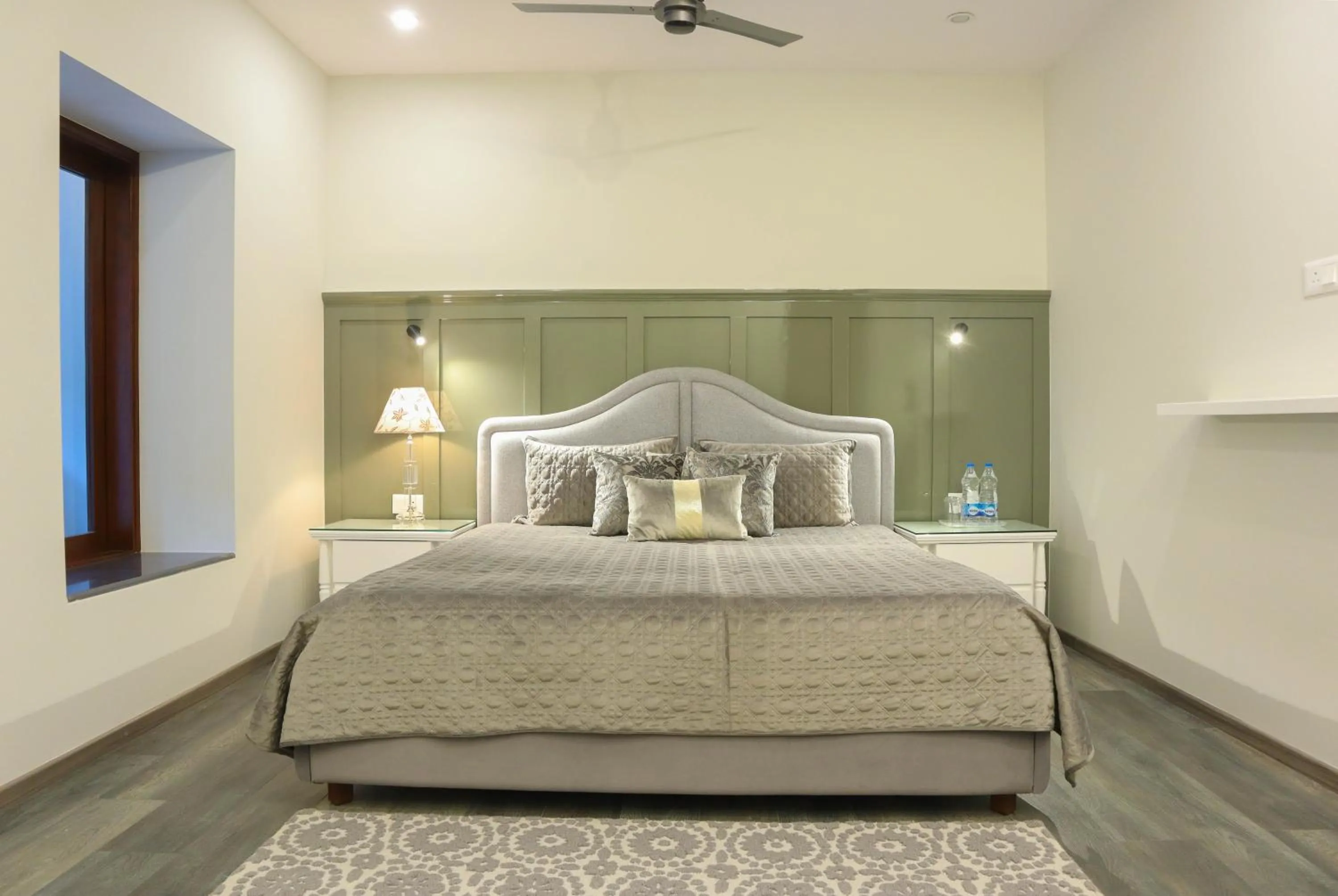 Bed in Vikram Vintage Inn