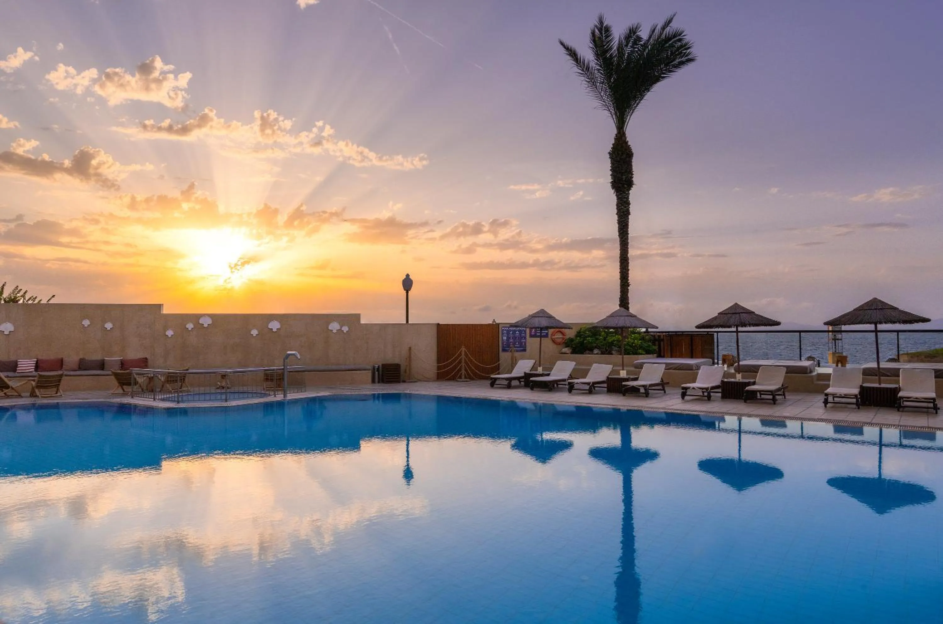 Blue Sky City Beach Hotel