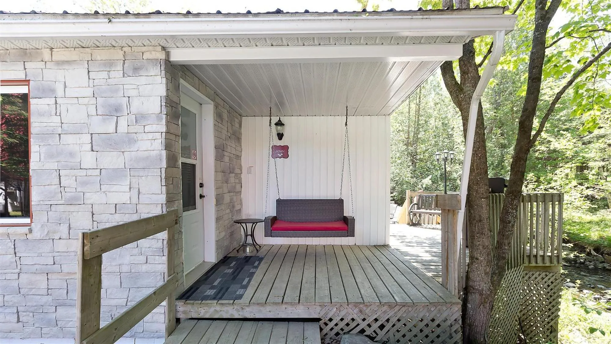 Patio in Camping Chalets Spas Pignons Rouges