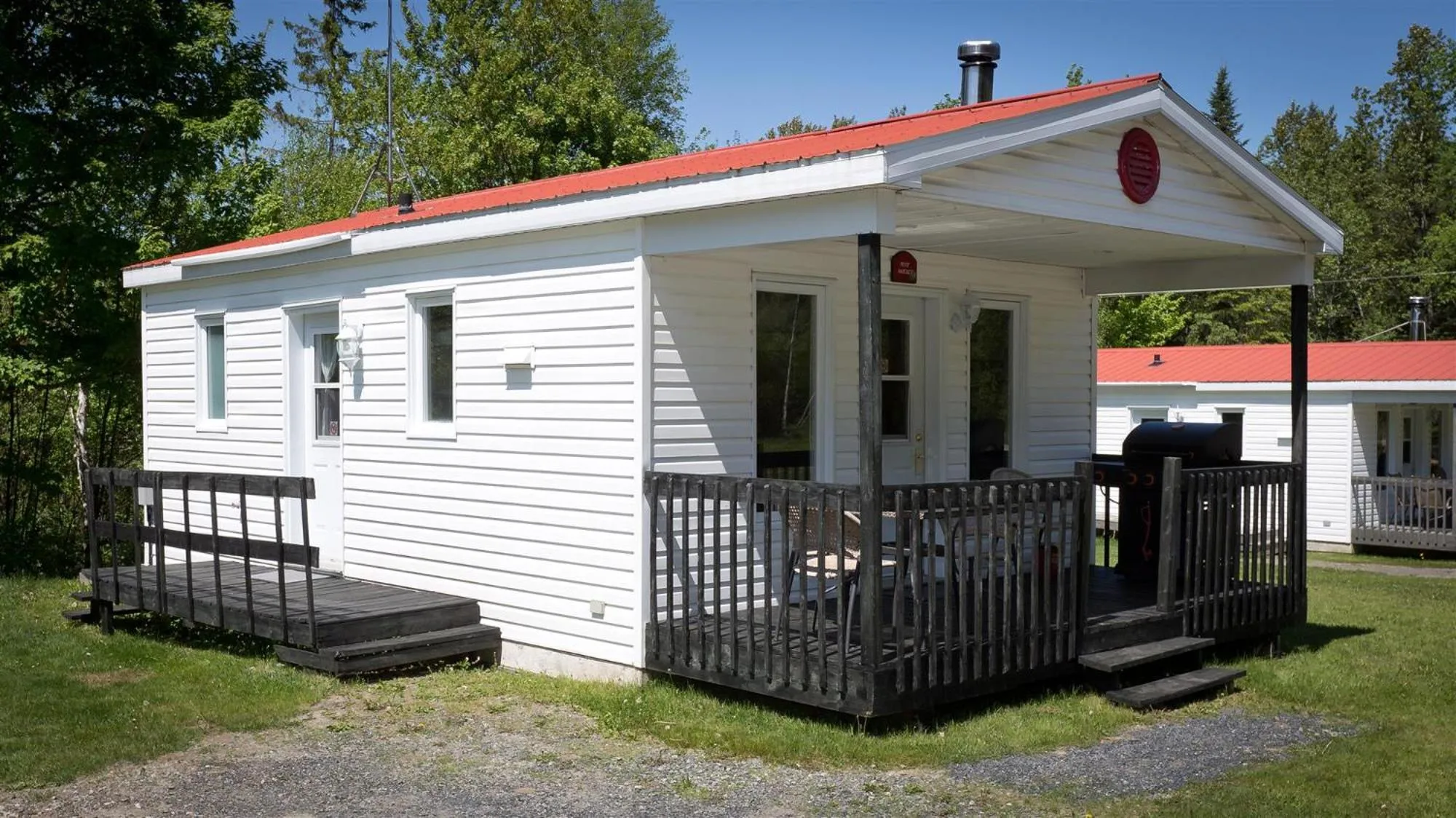 Property building in Camping Chalets Spas Pignons Rouges