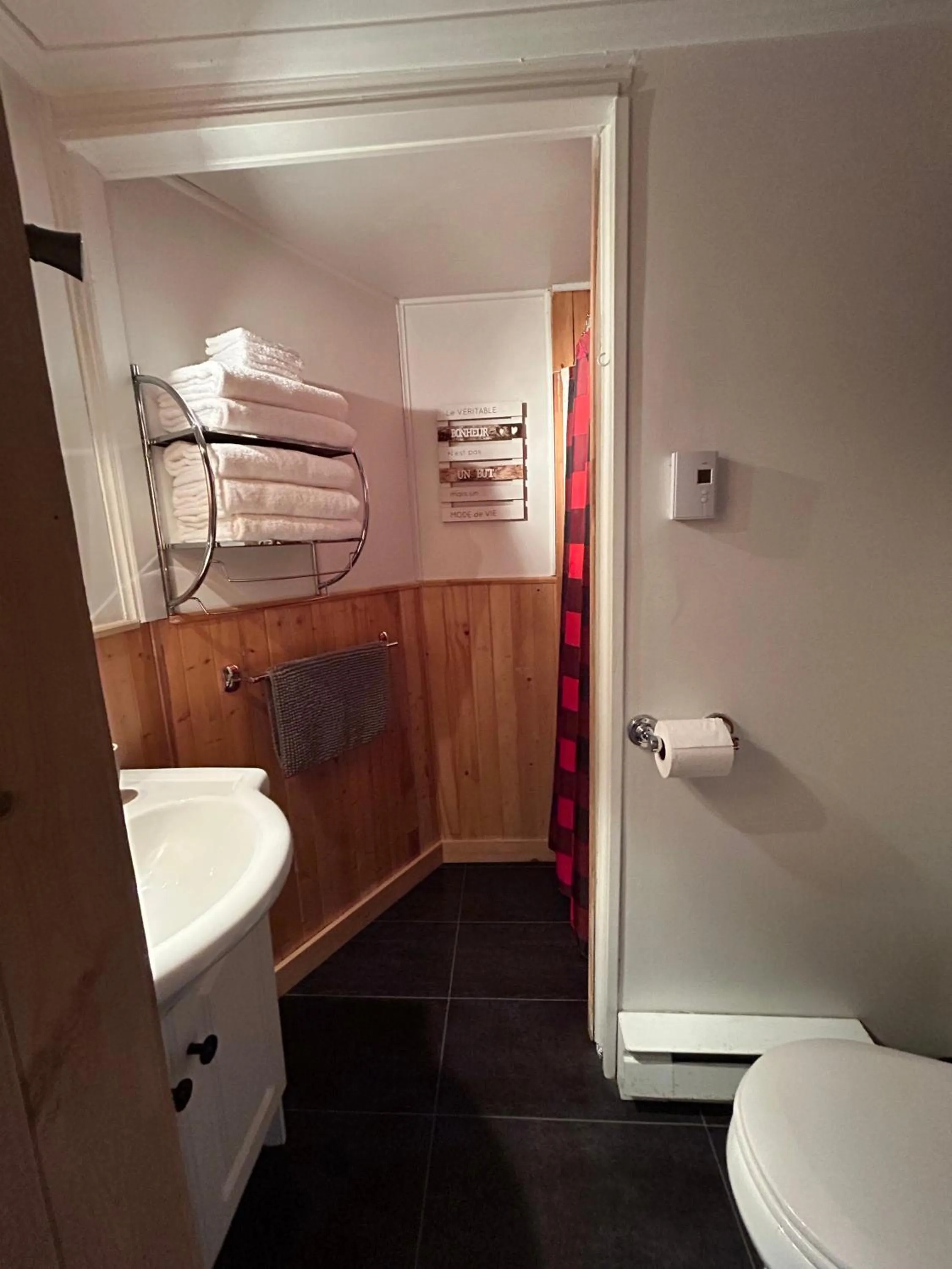 Bathroom in Camping Chalets Spas Pignons Rouges