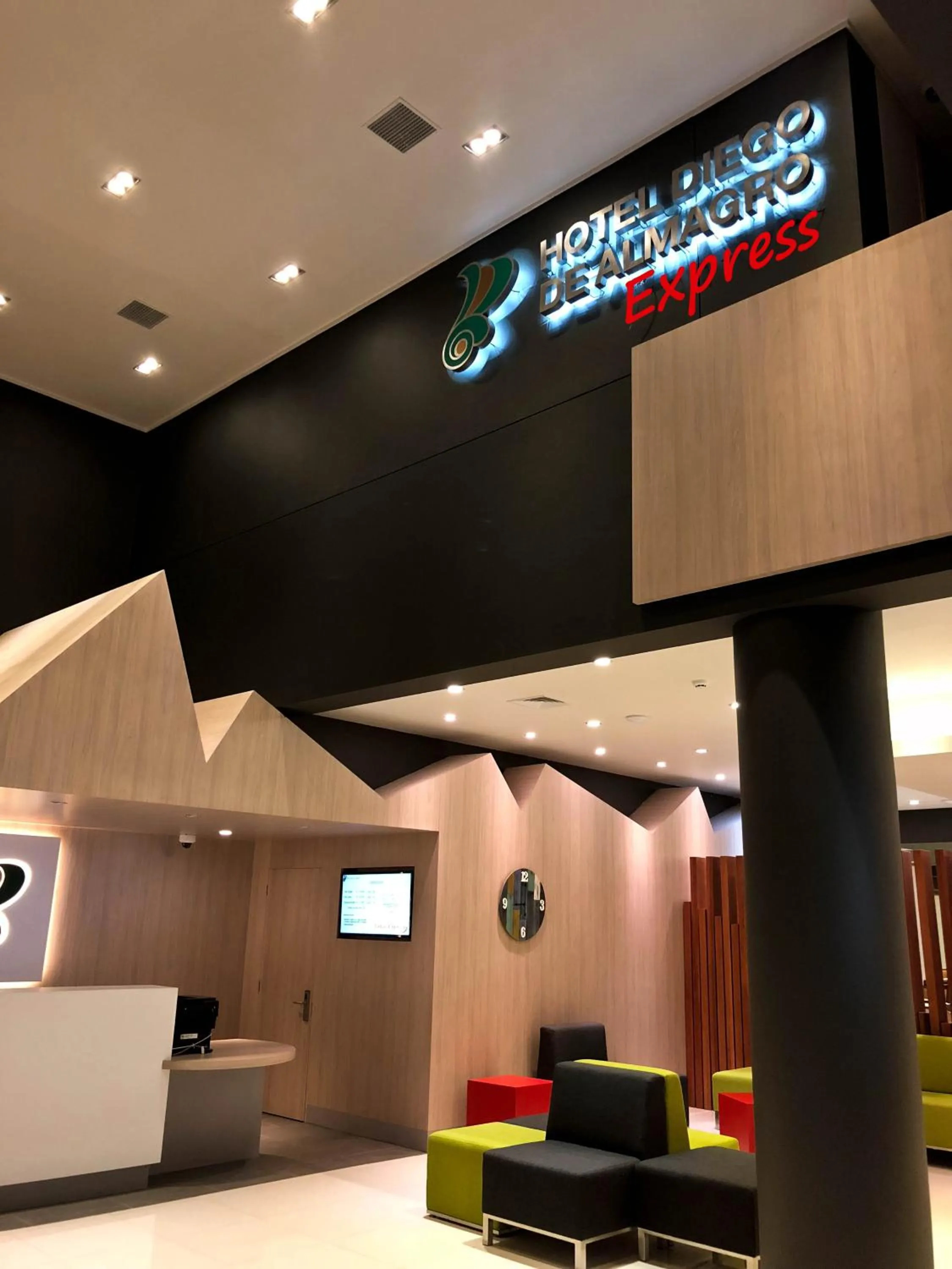 Lobby or reception in Hotel Diego de Almagro Talca Express