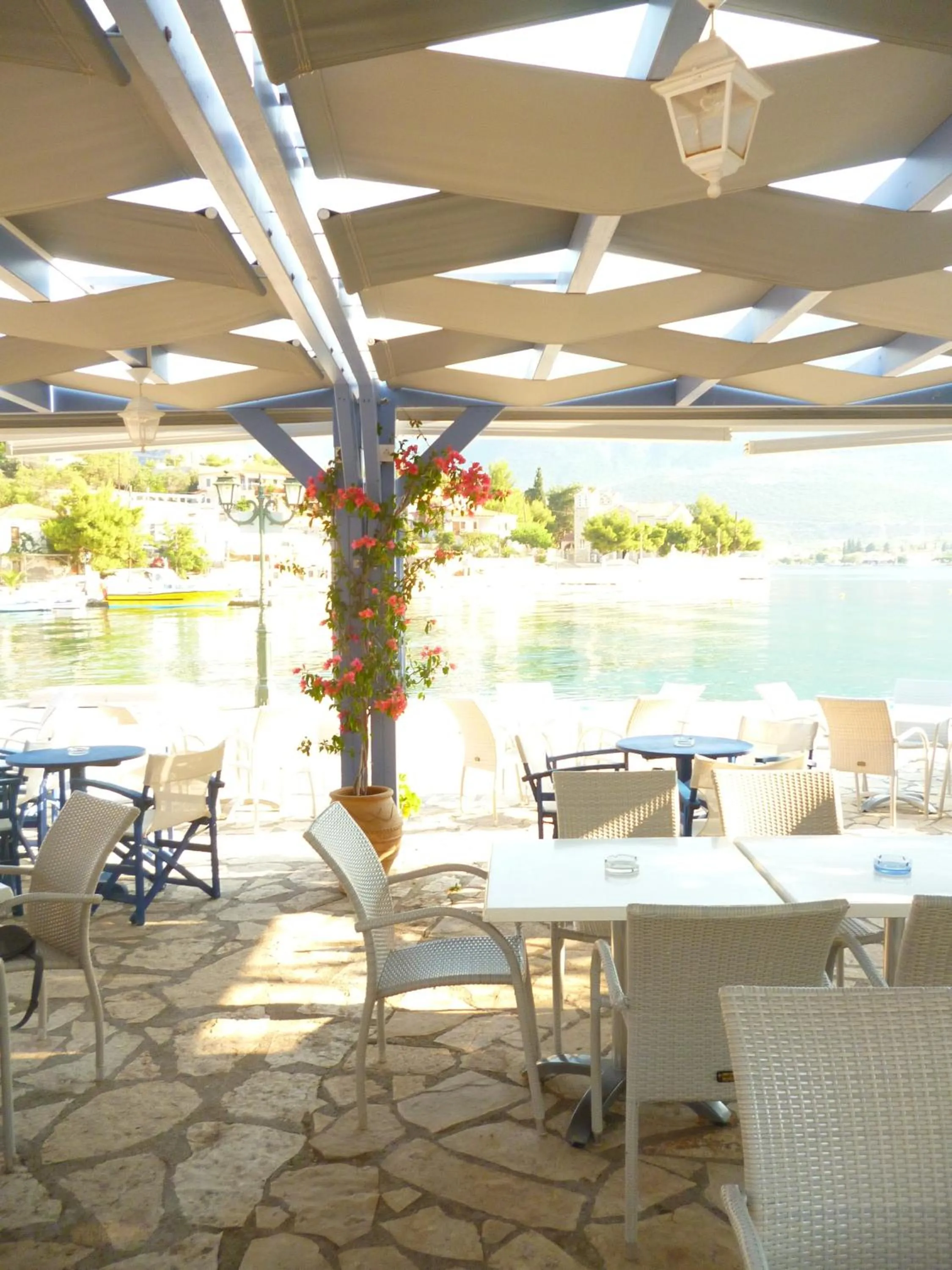 Restaurant/places to eat in Boutique Hotel Iasmos