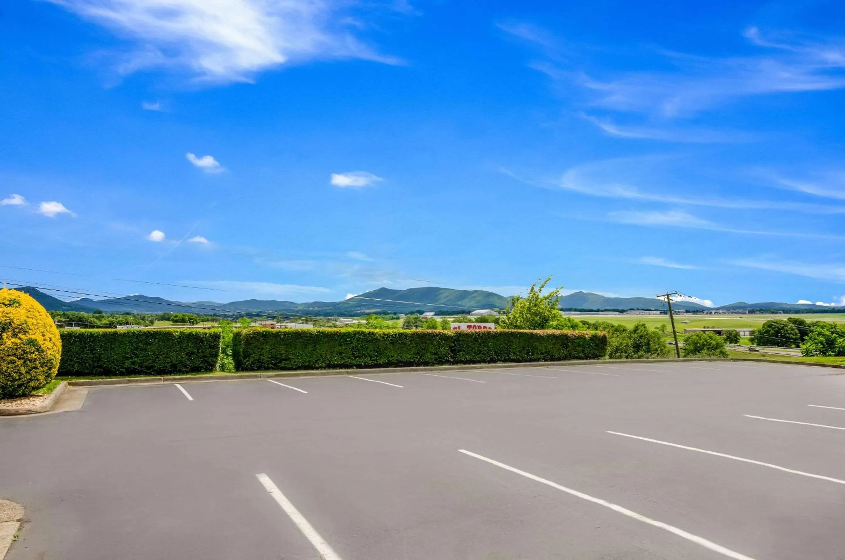 Property building in Quality Inn Roanoke Airport