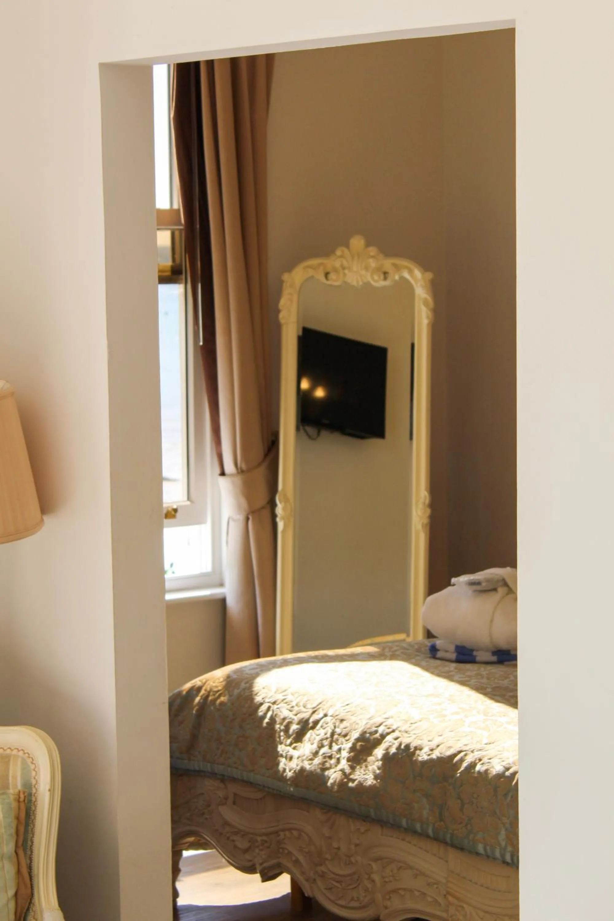 Bed in La Haule Manor