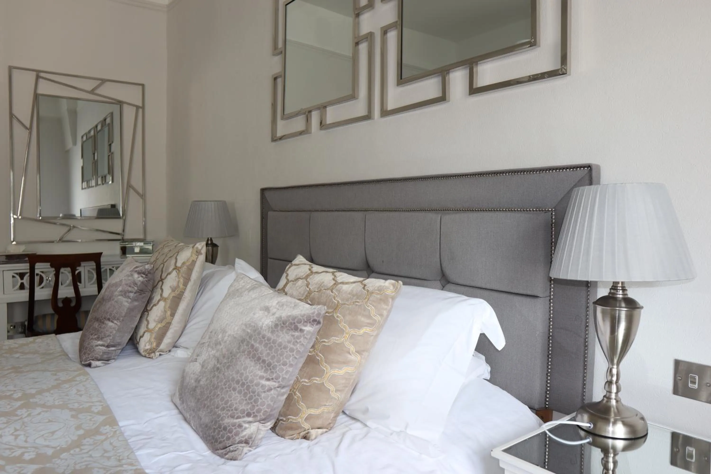 Bed in La Haule Manor