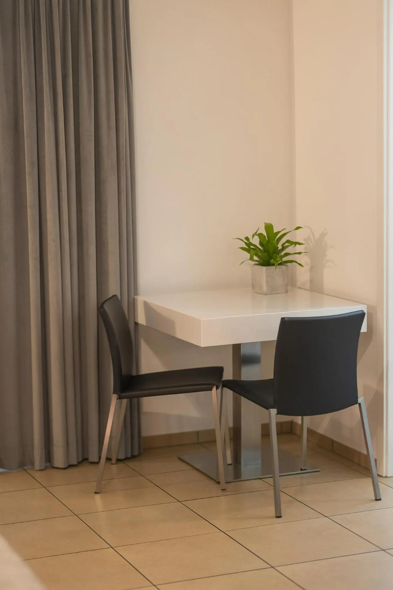 Dining area in Boardinghouse HOME - adults only -