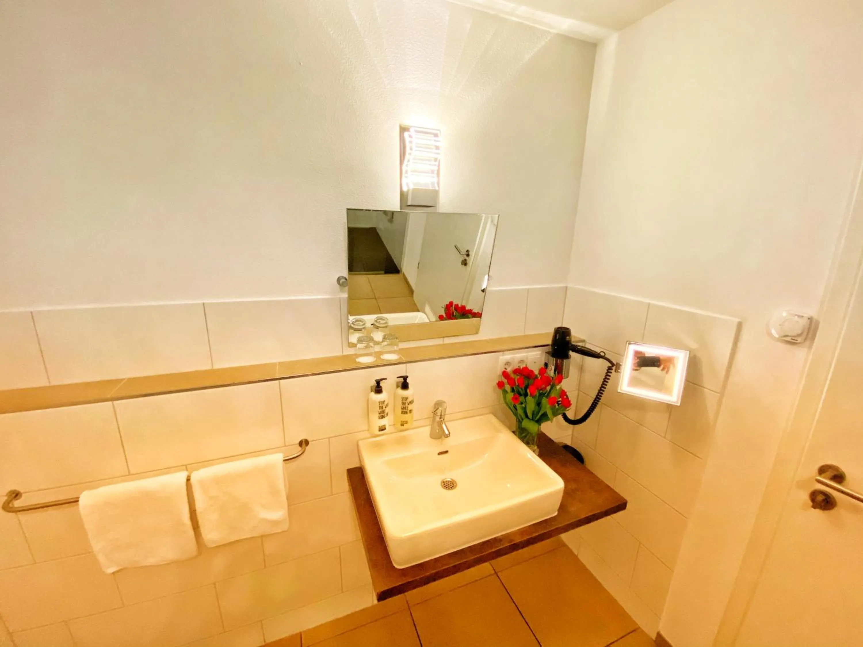 Bathroom in Boardinghouse HOME - adults only -
