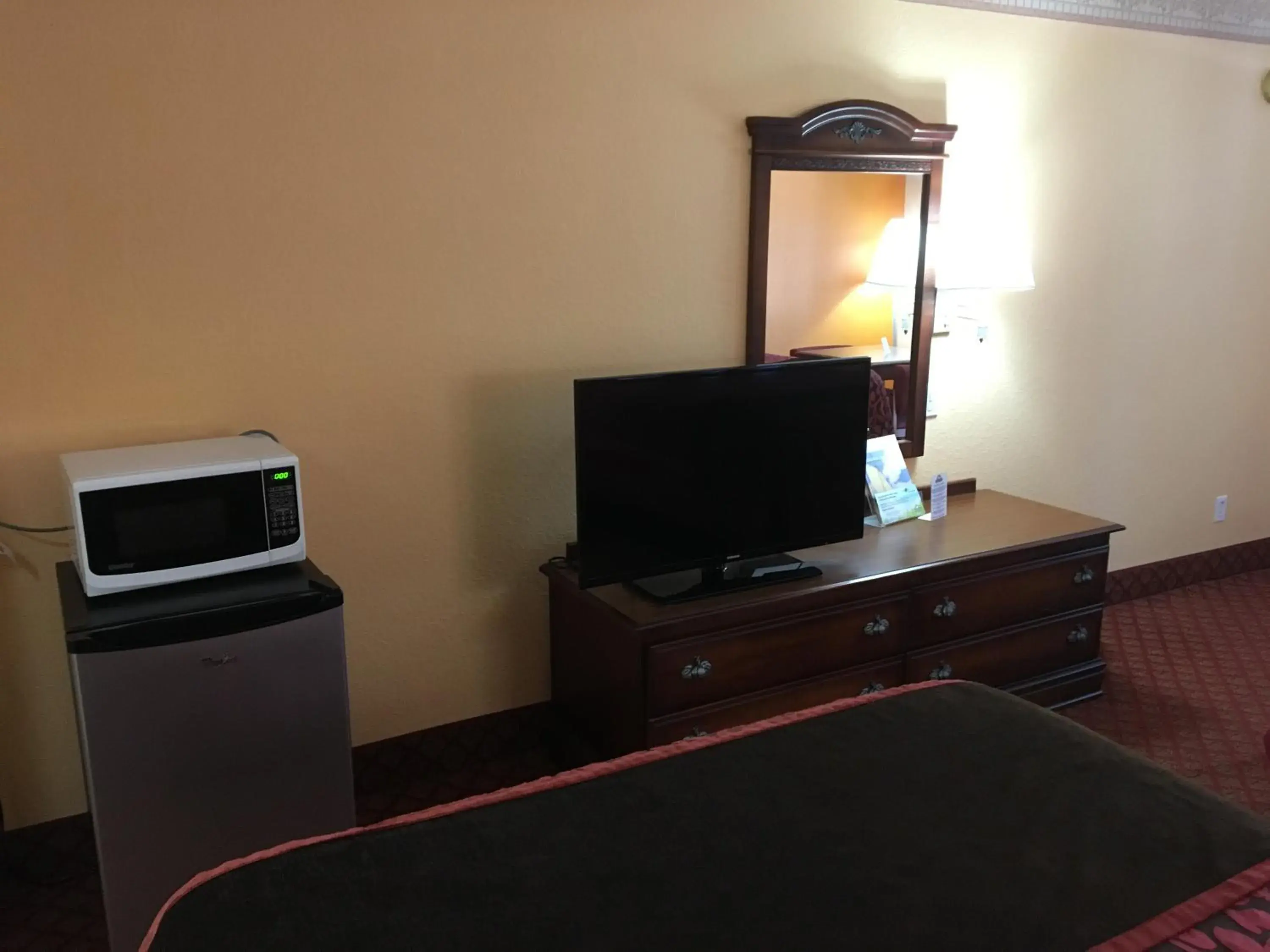 Double Room with Two Double Beds - Smoking in Sunset Inn Daytona Beach Double Room with Two Double Beds - Smoking in Sunset Inn Daytona Beach