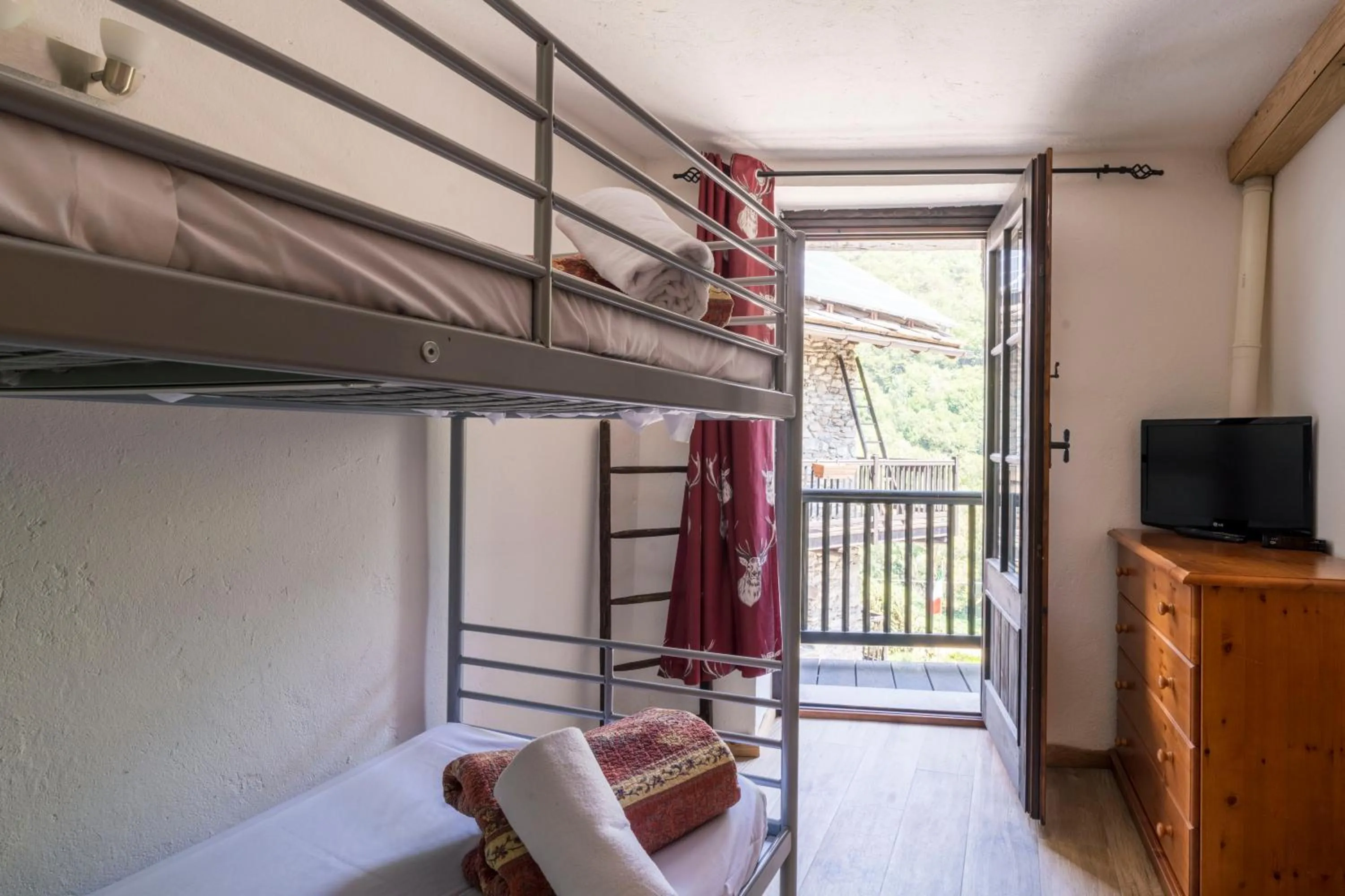 Bed in Residence Covalou