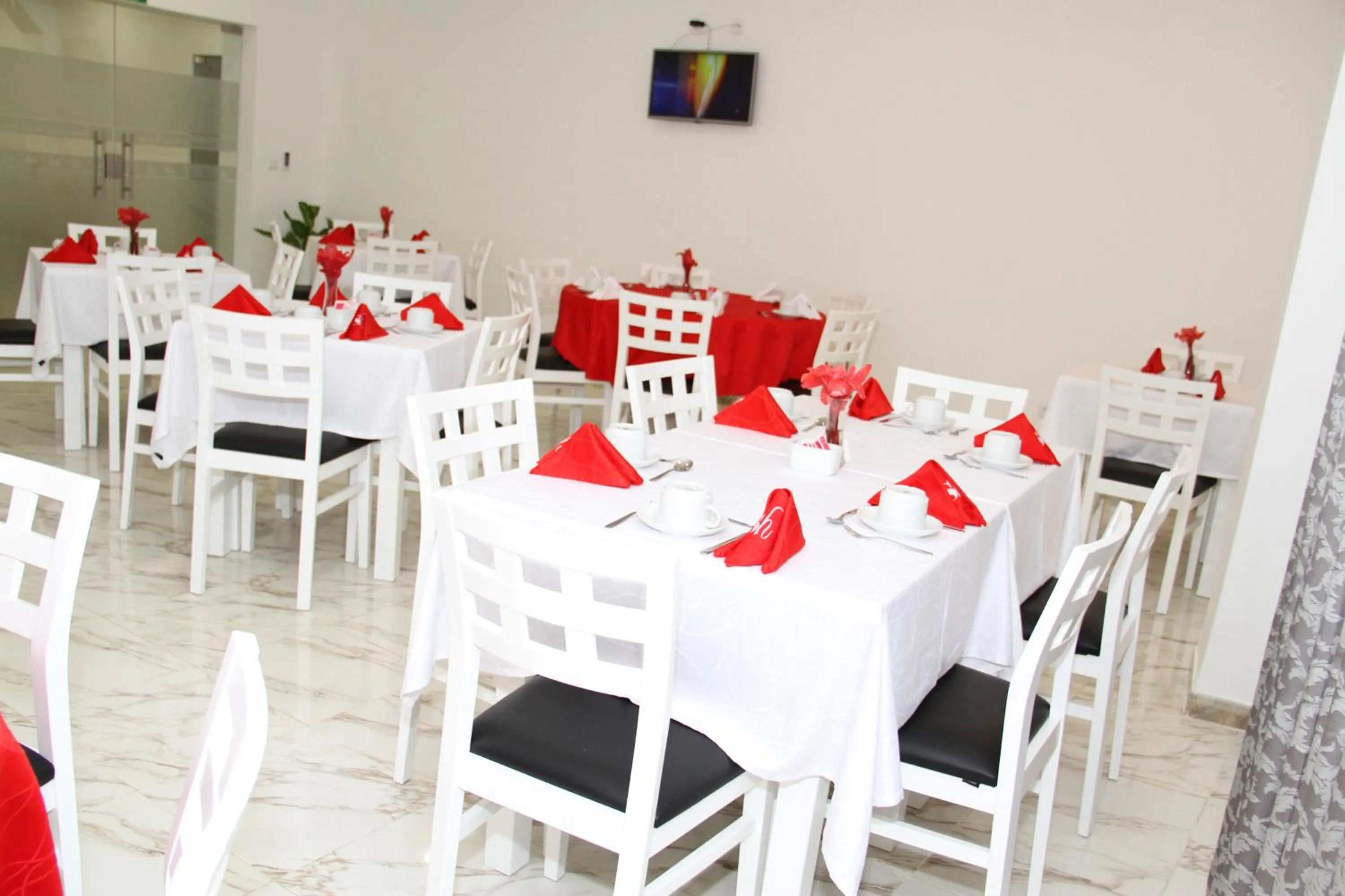 Restaurant/places to eat in SH Boutique Hotel