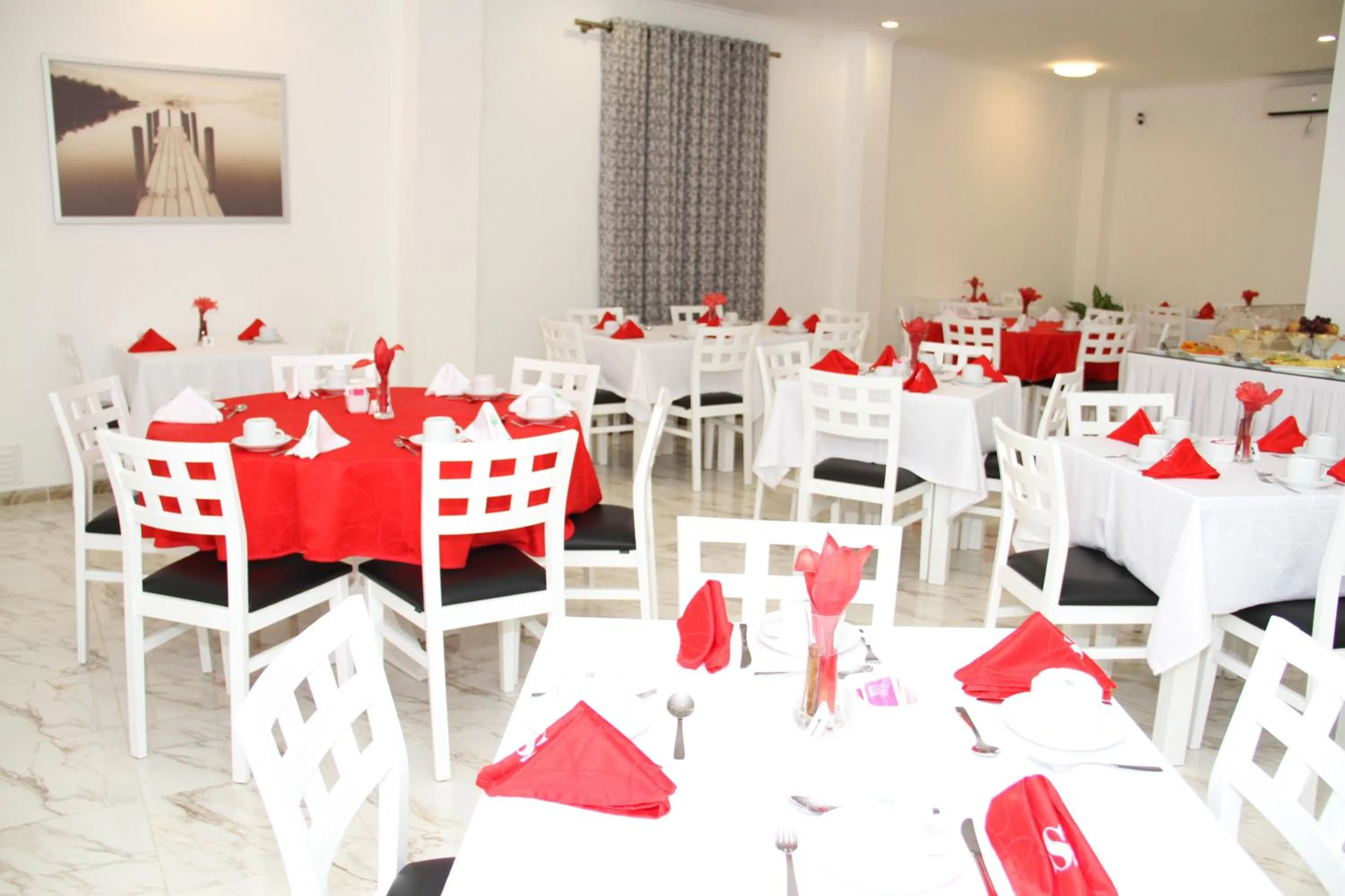 Restaurant/places to eat in SH Boutique Hotel