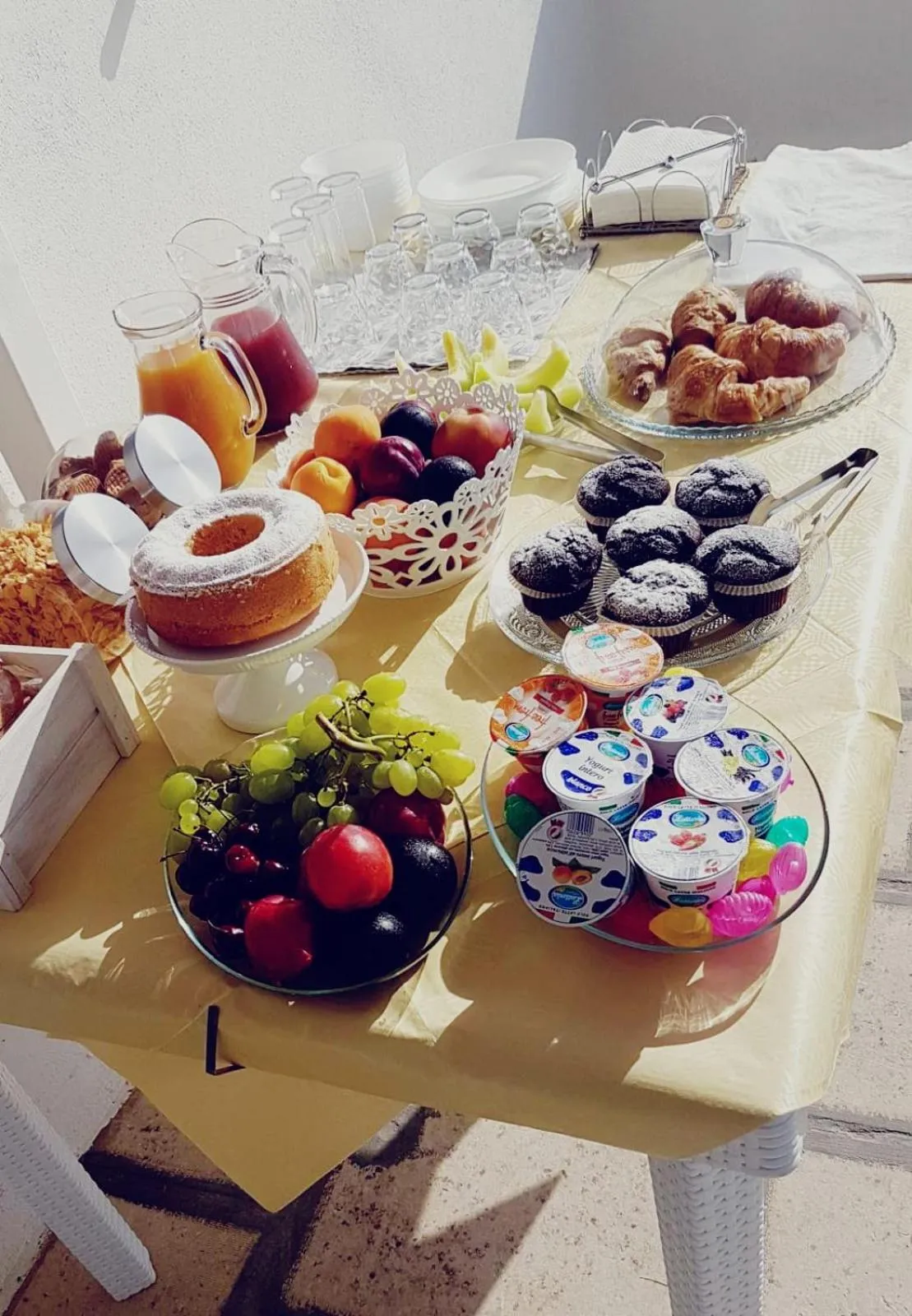 Food and drinks in B&BWHITE