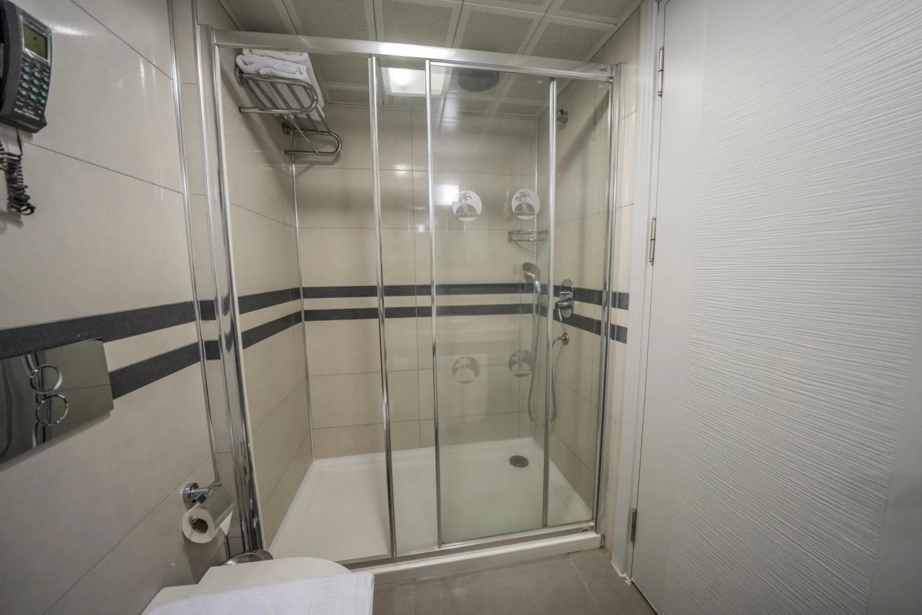 Shower in Aurasia Beach Hotel