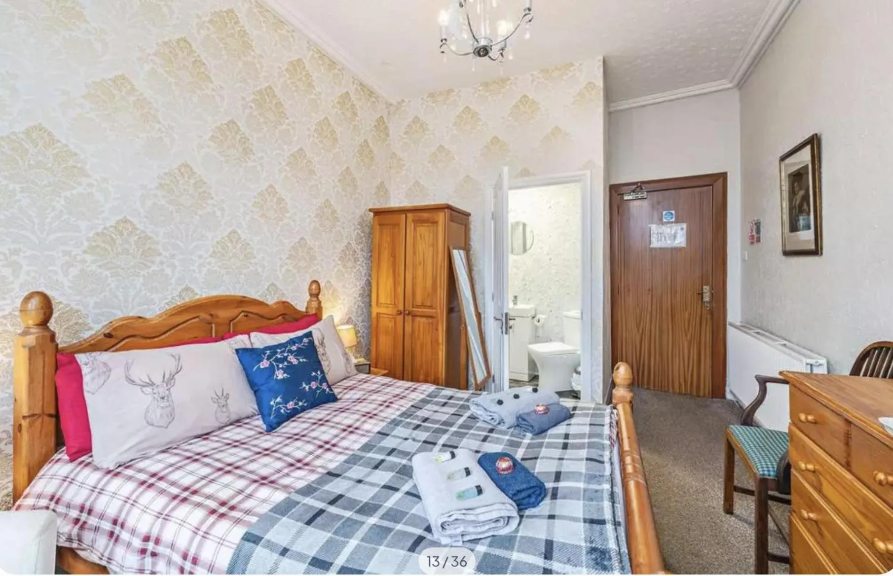 Bed in Castle Walk Bed & Breakfast