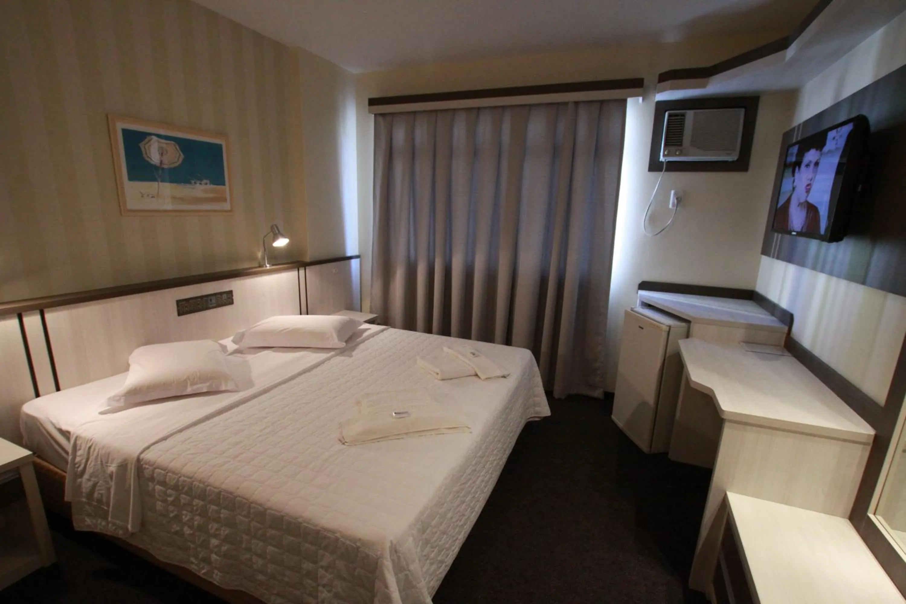 Bedroom, Bed in Hotel Blumenau - Balneário Camboriú