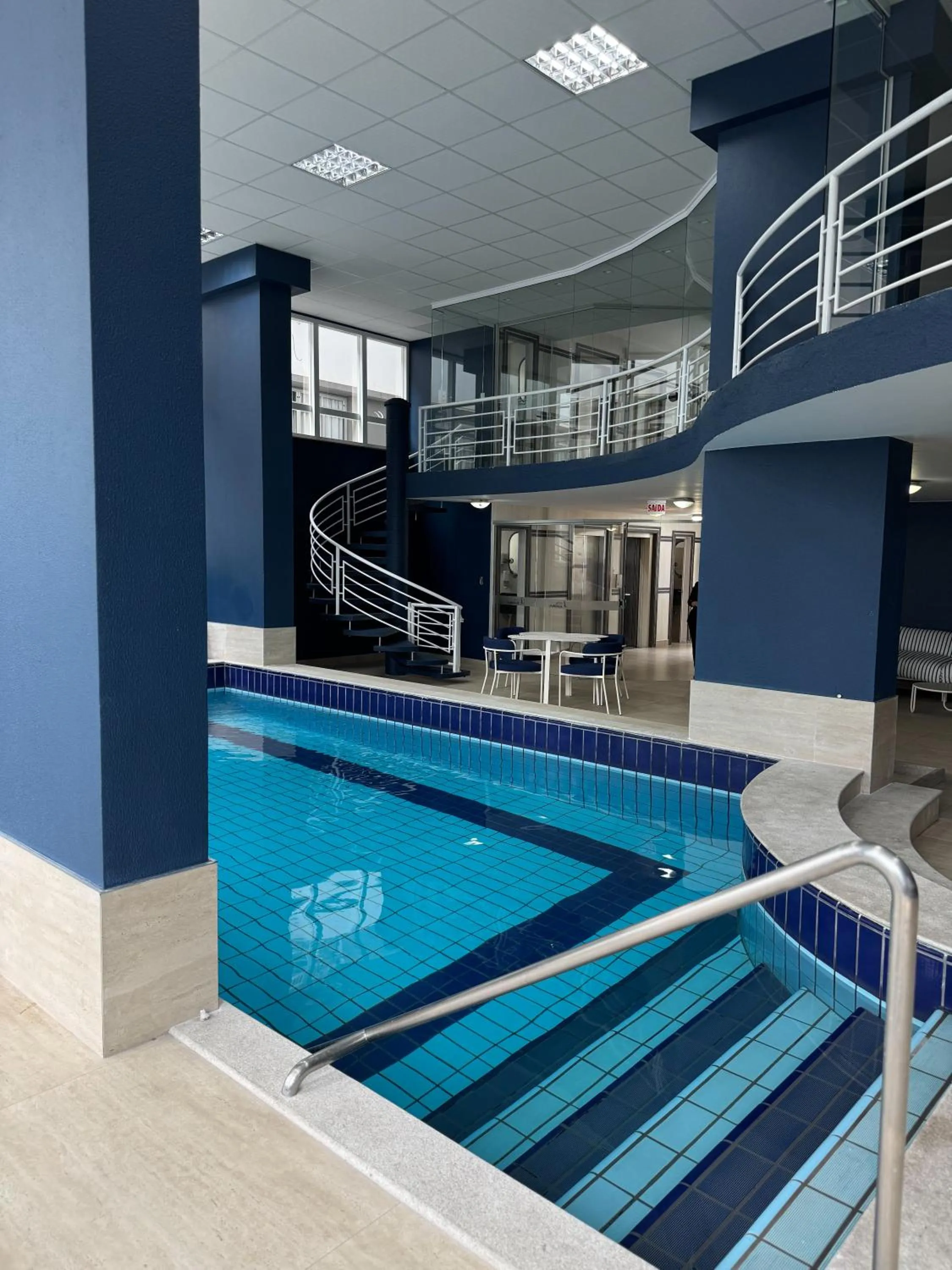 Swimming pool in Hotel Blumenau - Balneário Camboriú