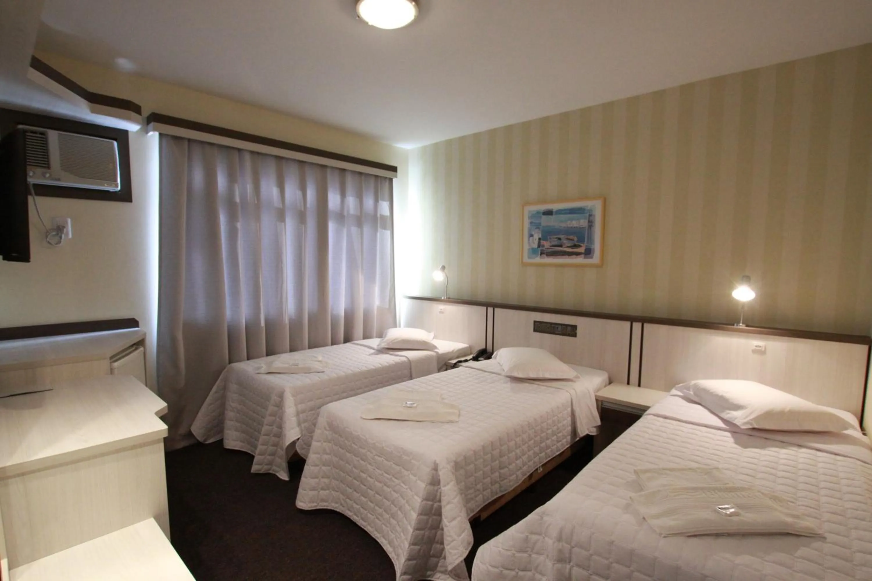 Photo of the whole room, Bed in Hotel Blumenau - Balneário Camboriú